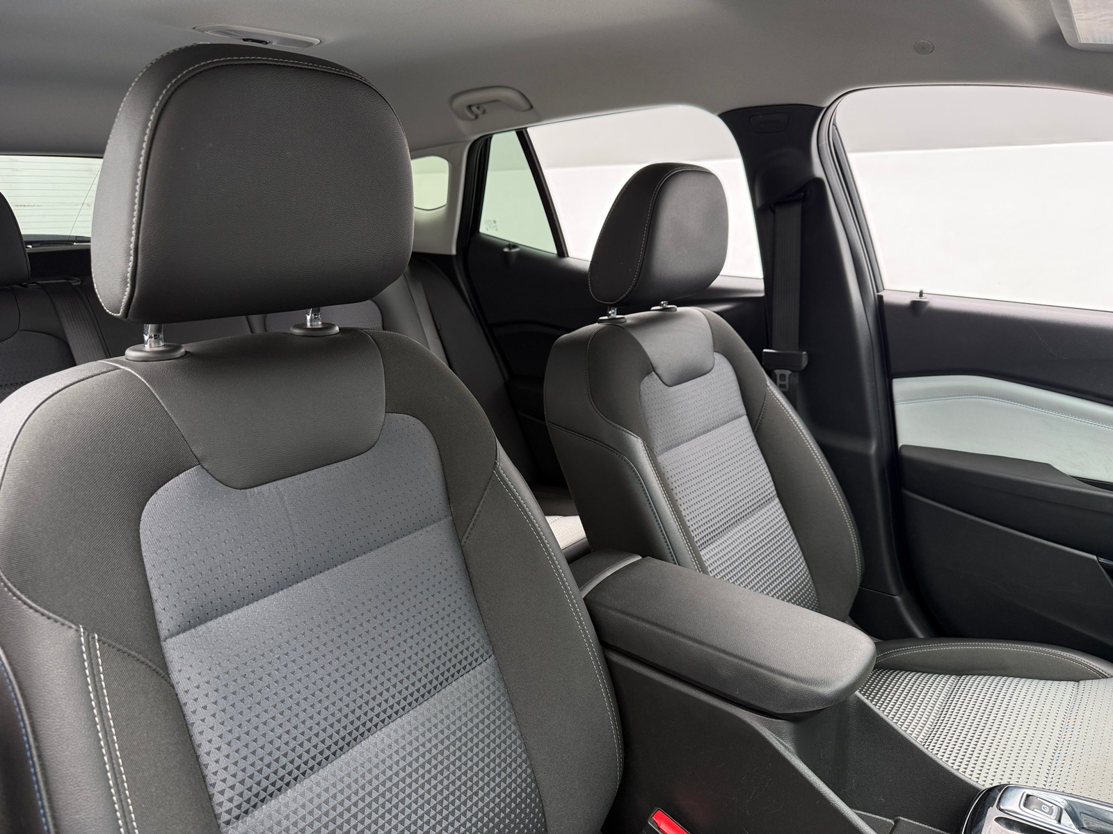 Thumbnail: 2025 Chevrolet Trax - 2