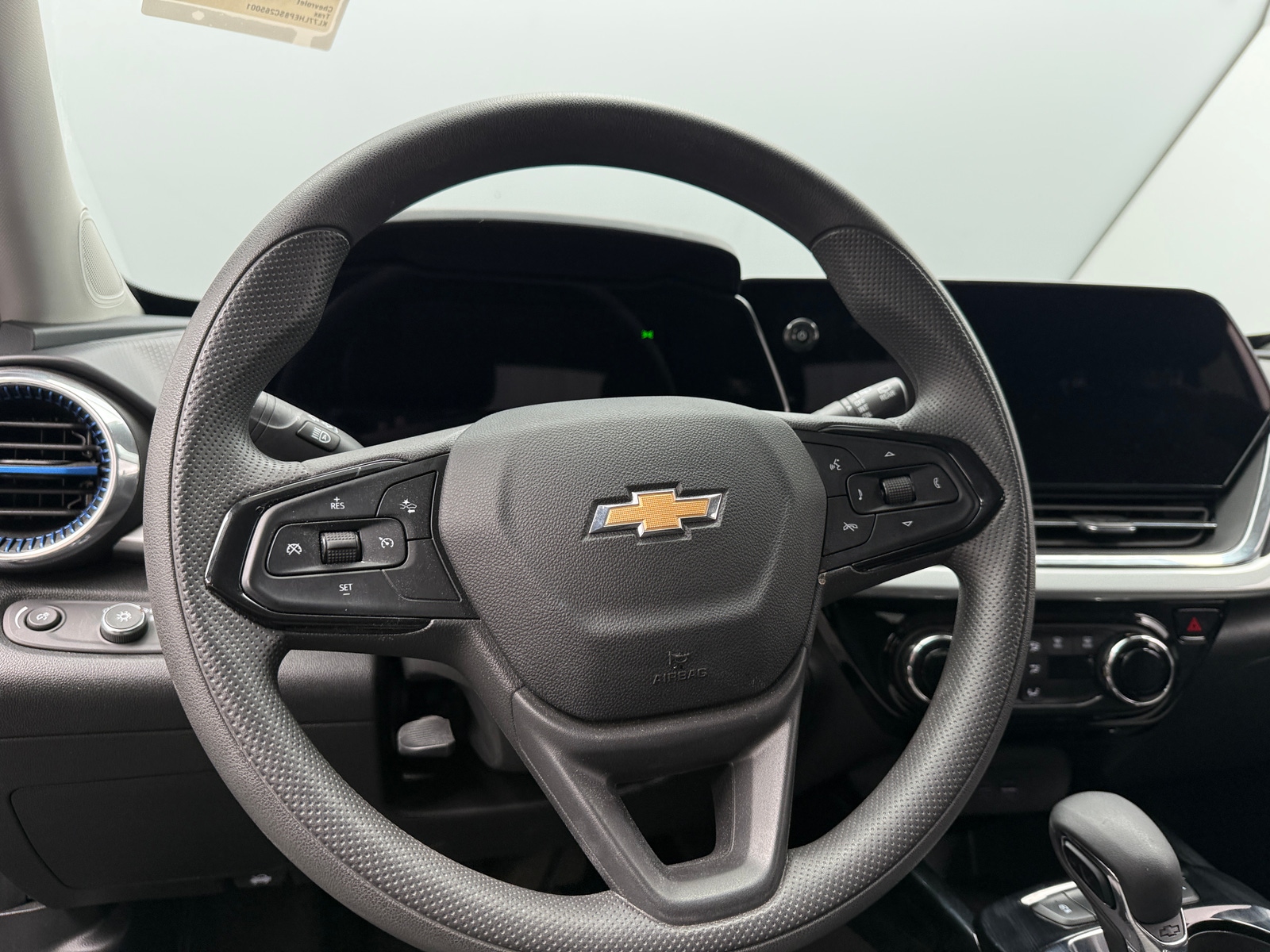 Thumbnail: 2025 Chevrolet Trax - 5