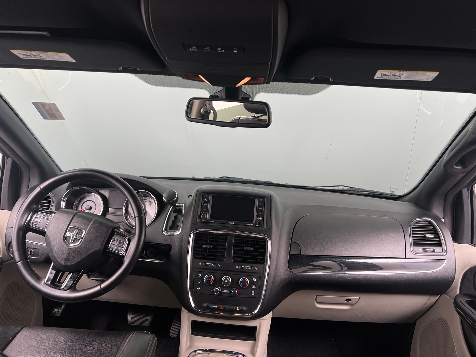 Thumbnail: 2019 Dodge Grand Caravan - 2