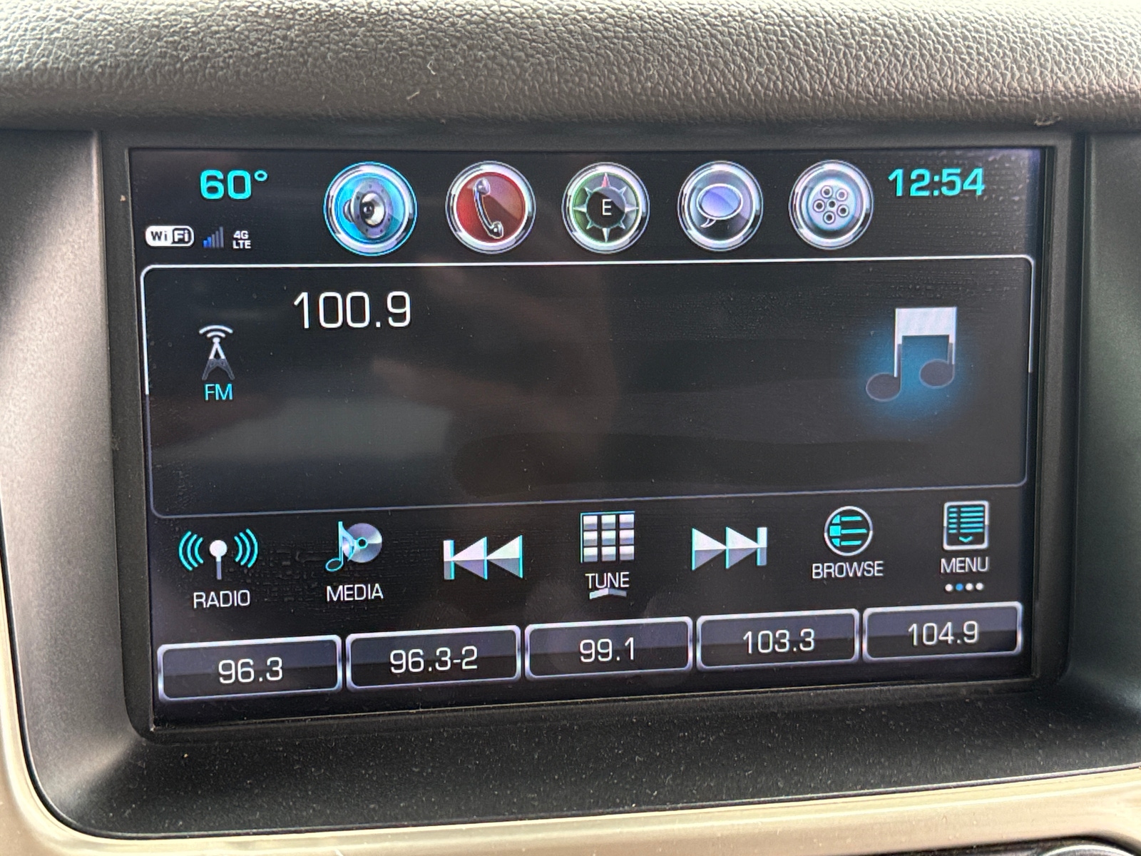 Thumbnail: 2018 GMC Yukon XL - 3