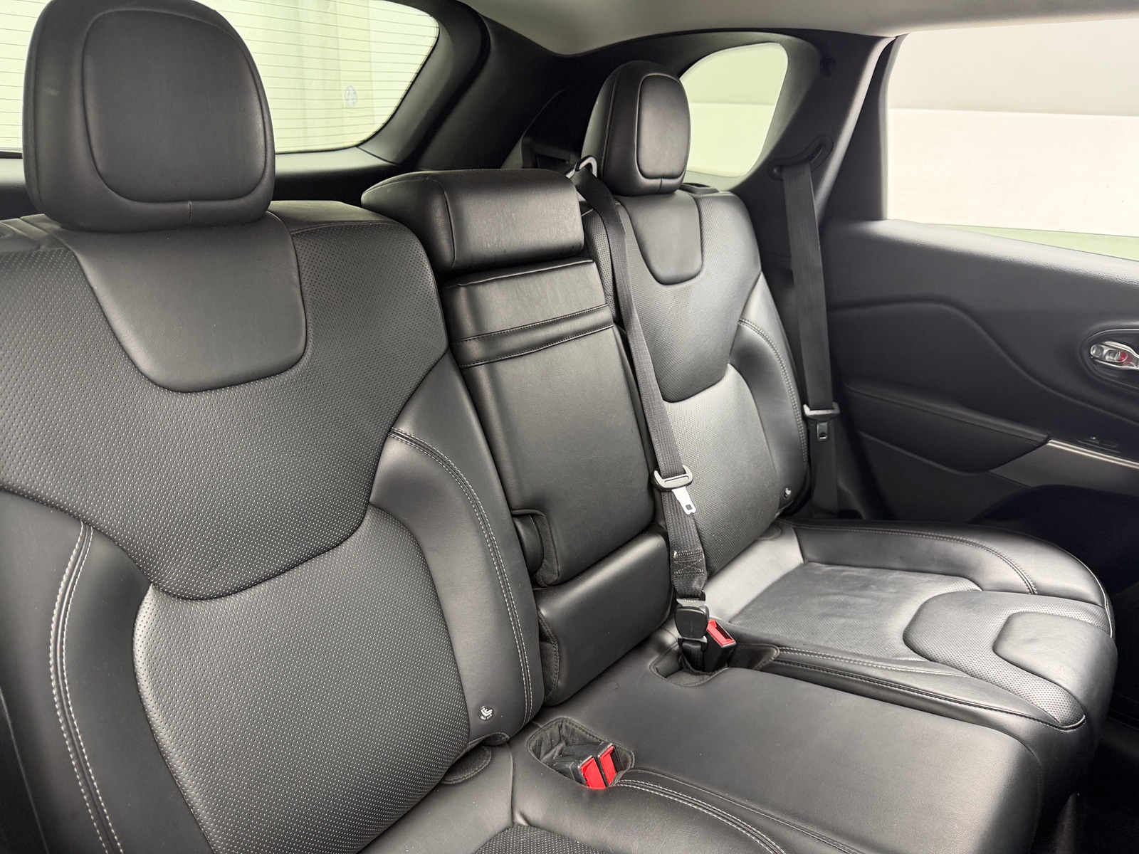 Thumbnail: 2019 Jeep Cherokee - 5