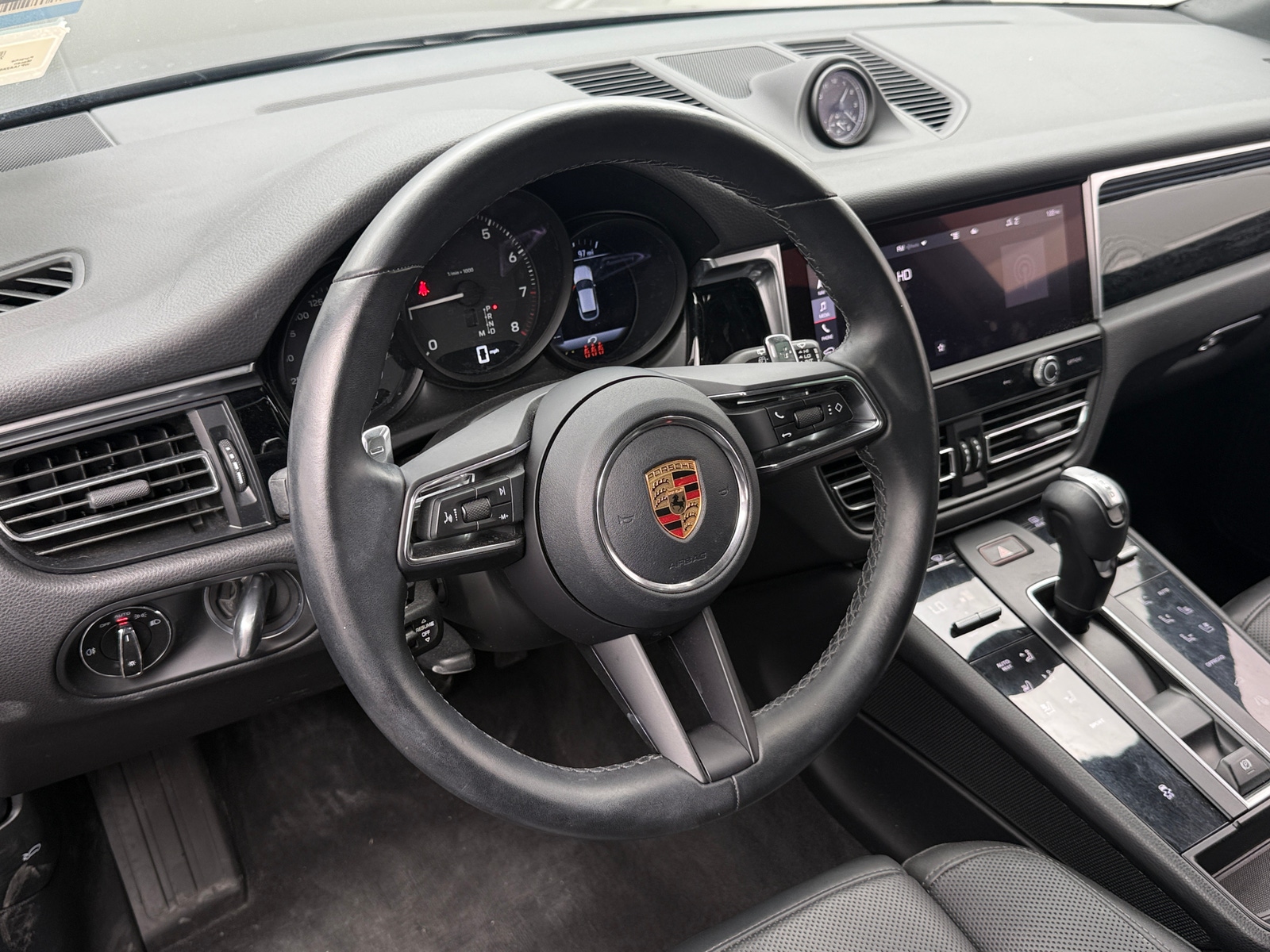 Thumbnail: 2023 Porsche Macan - 4