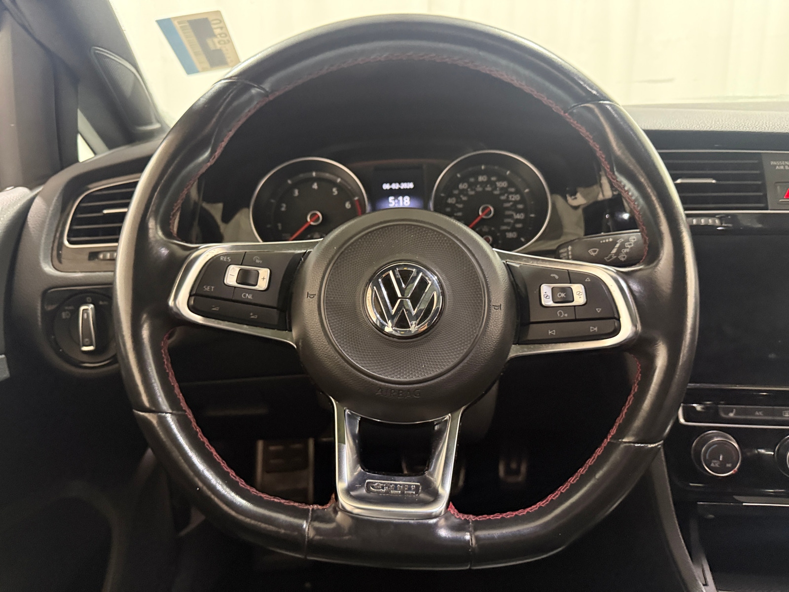 Thumbnail: 2018 Volkswagen Golf - 5