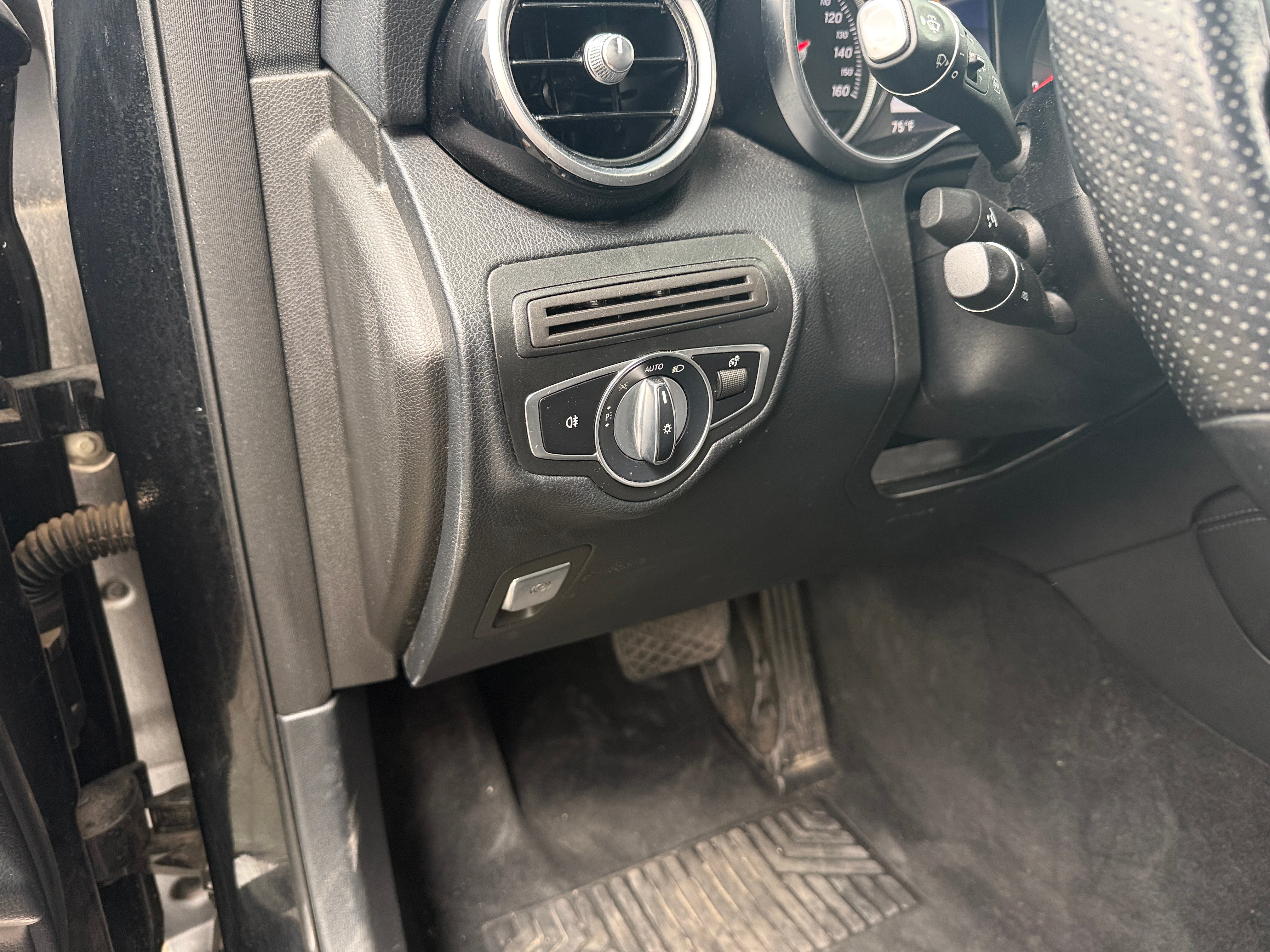 Used 2019 Mercedes-Benz GLC GLC300 with VIN WDC0G4JB4KV132293 for sale in Pewaukee, WI