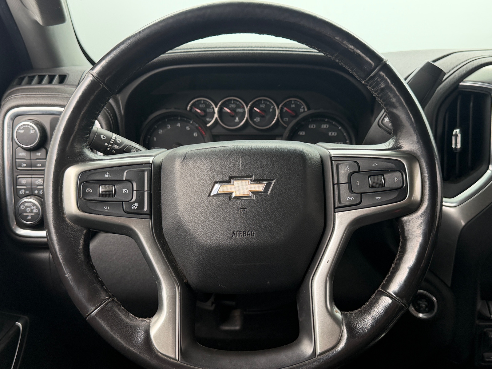 Thumbnail: 2019 Chevrolet Silverado 1500 - 4