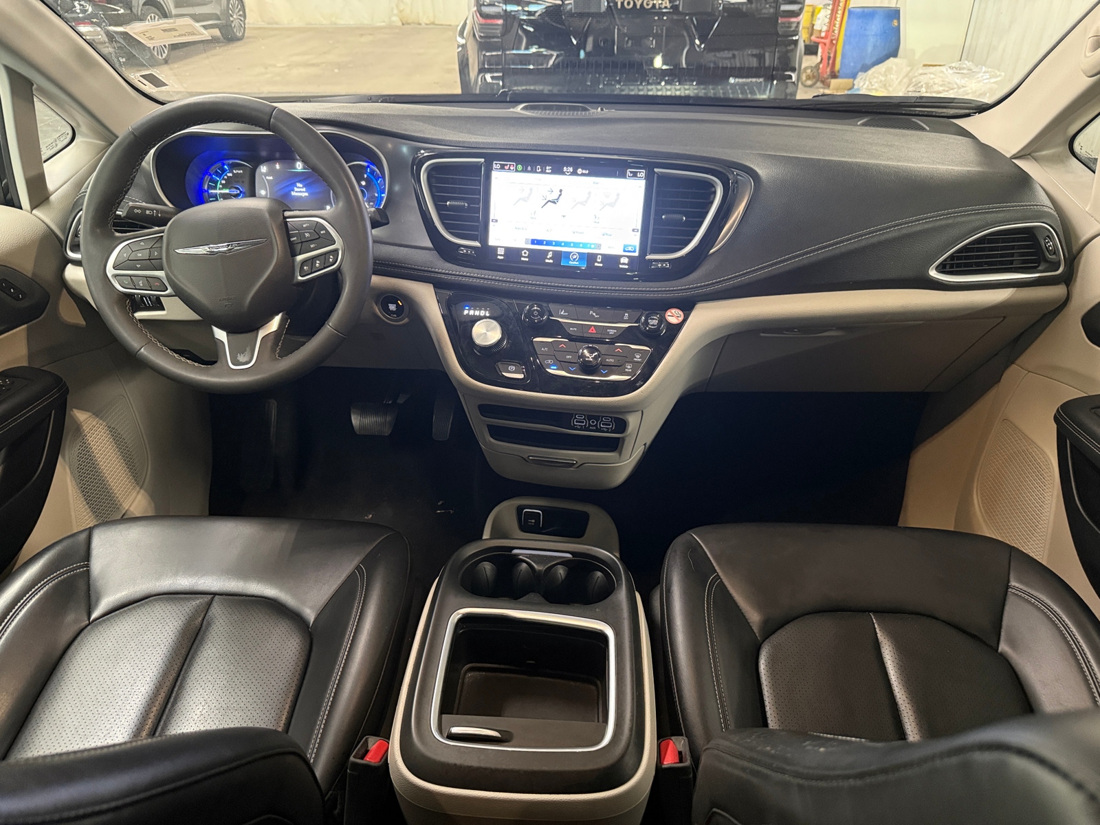 Thumbnail: 2023 Chrysler Pacifica - 2