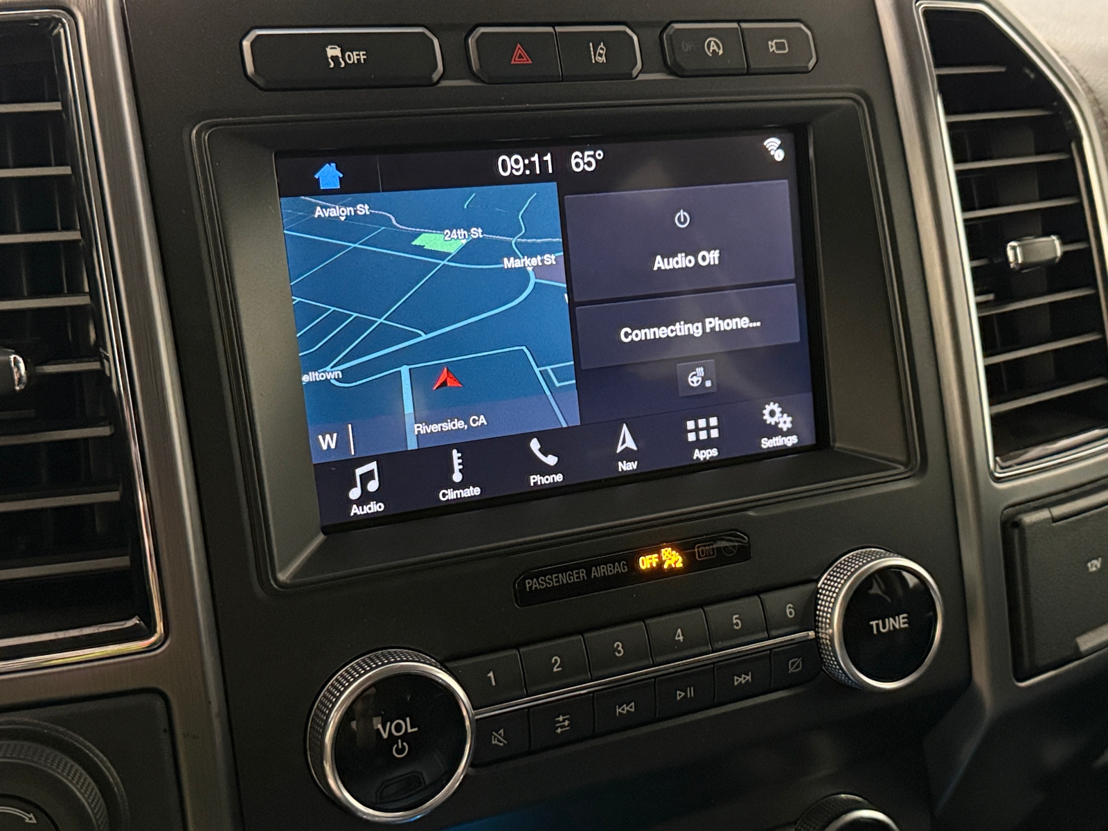 Thumbnail: 2019 Ford Expedition - 3