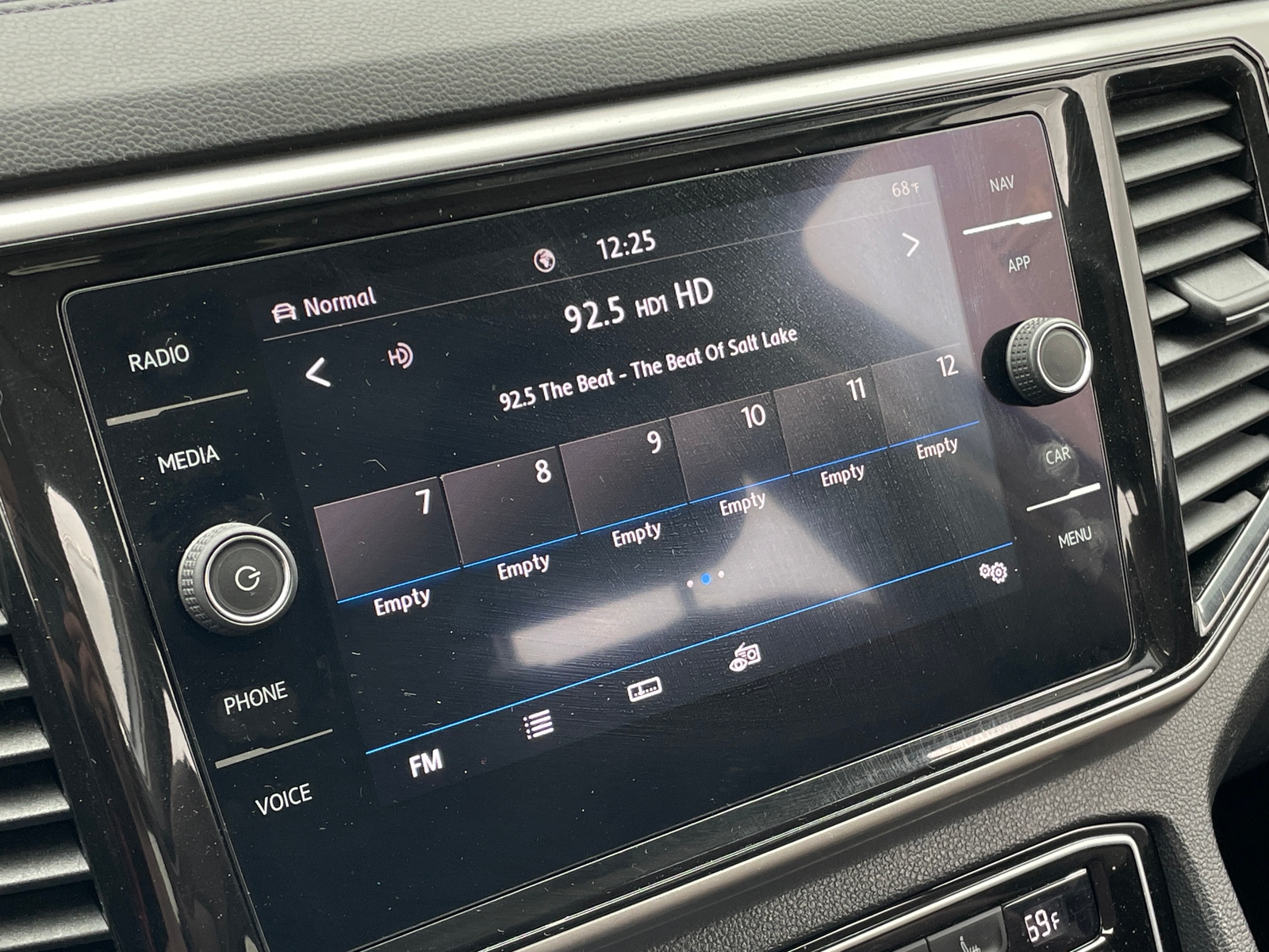 Thumbnail: 2021 Volkswagen Atlas - 3