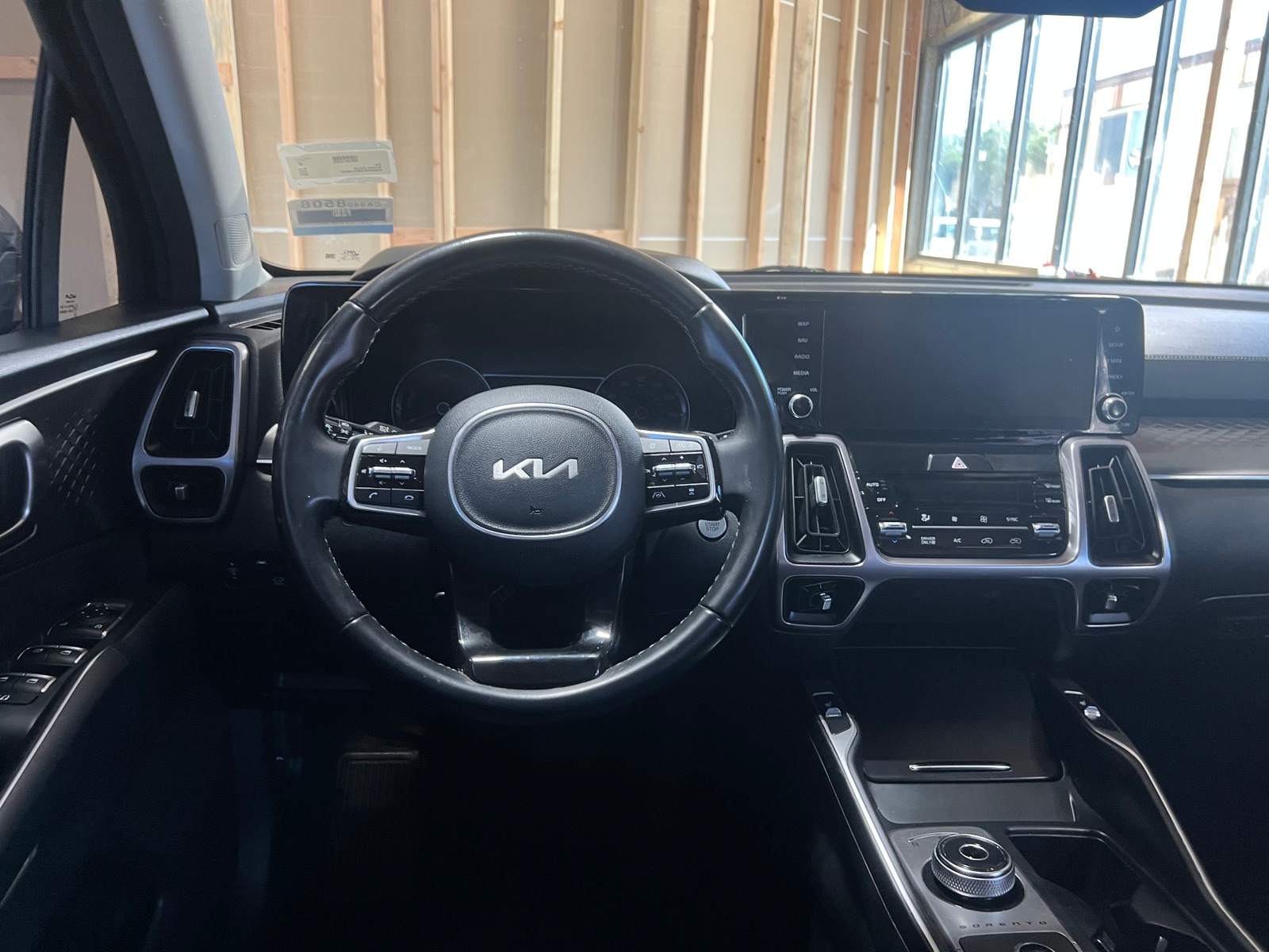 Thumbnail: 2023 Kia Sorento - 4