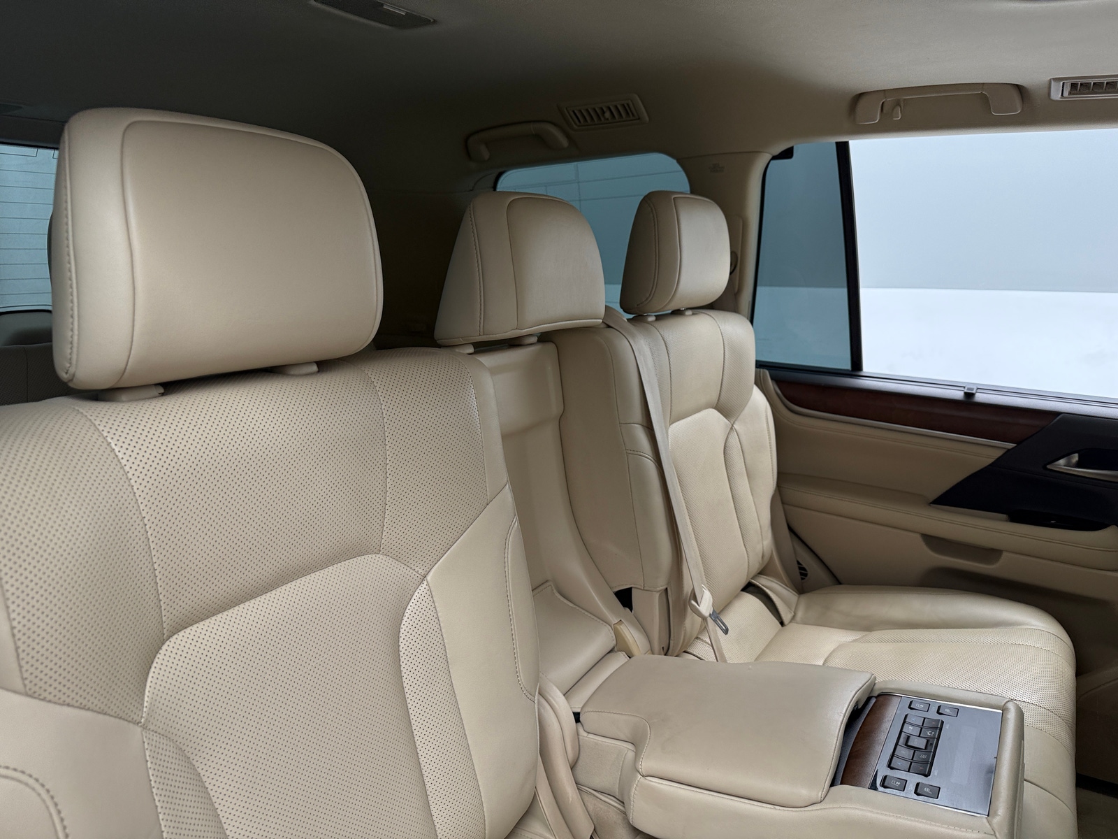 Thumbnail: 2016 Lexus LX - 5