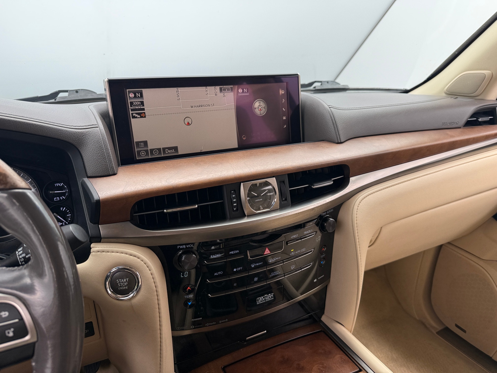 Thumbnail: 2016 Lexus LX - 3