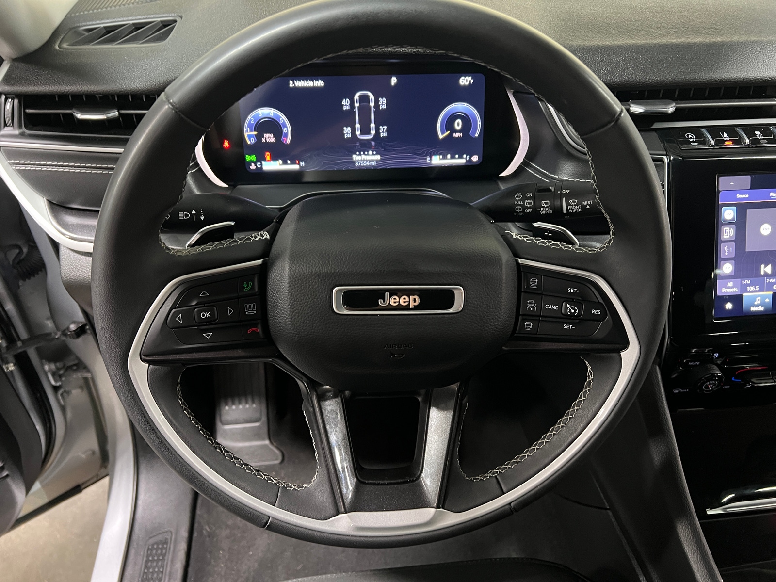 Thumbnail: 2023 Jeep Grand Cherokee L - 5