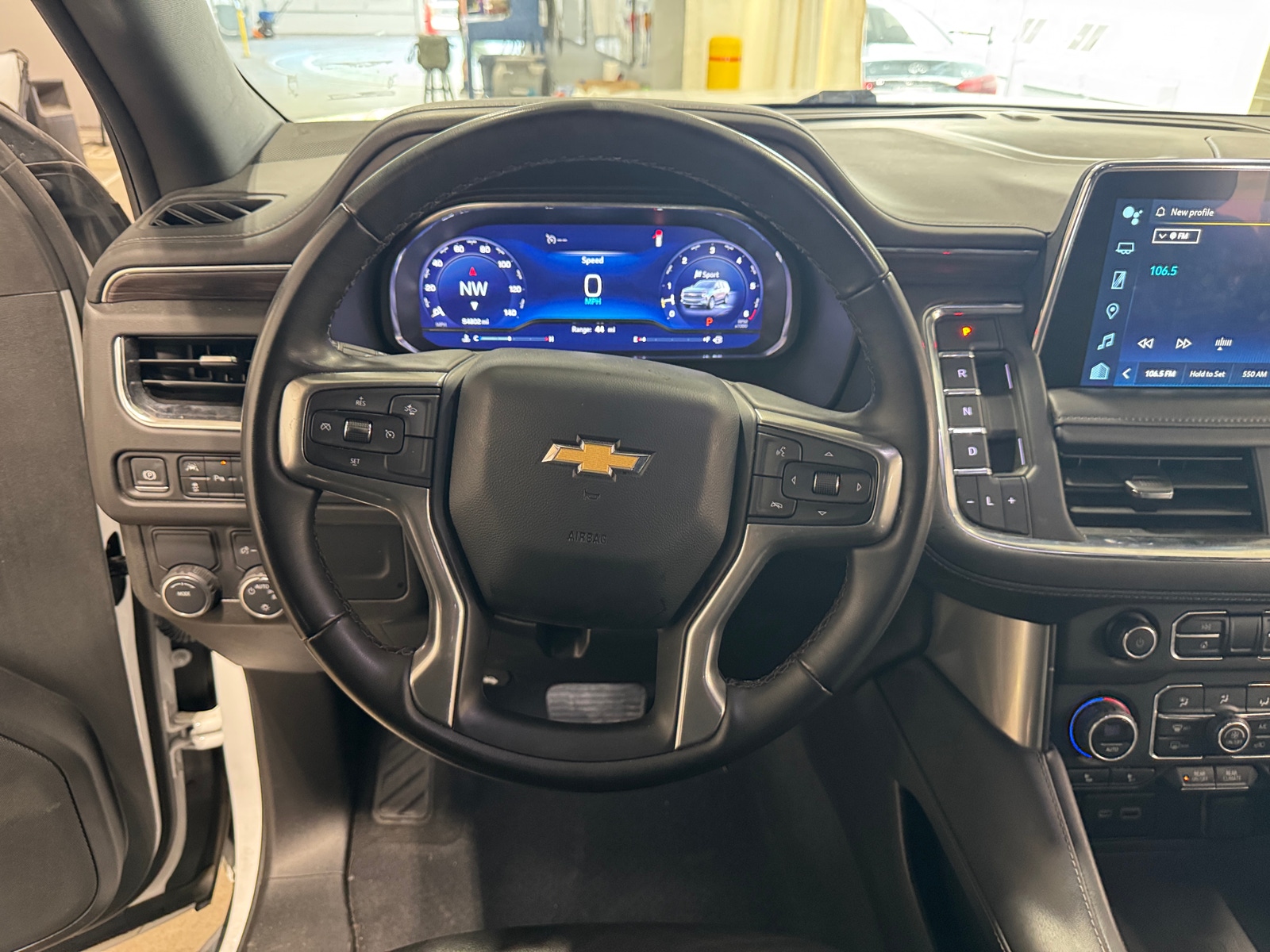 Thumbnail: 2024 Chevrolet Tahoe - 4