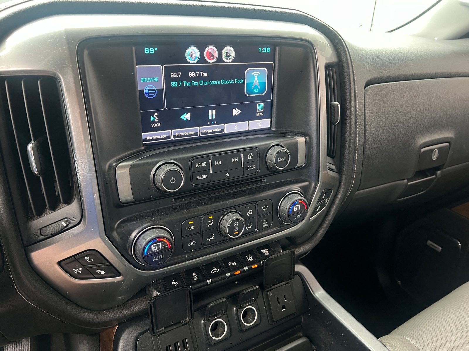 Thumbnail: 2015 Chevrolet Silverado 2500 - 3