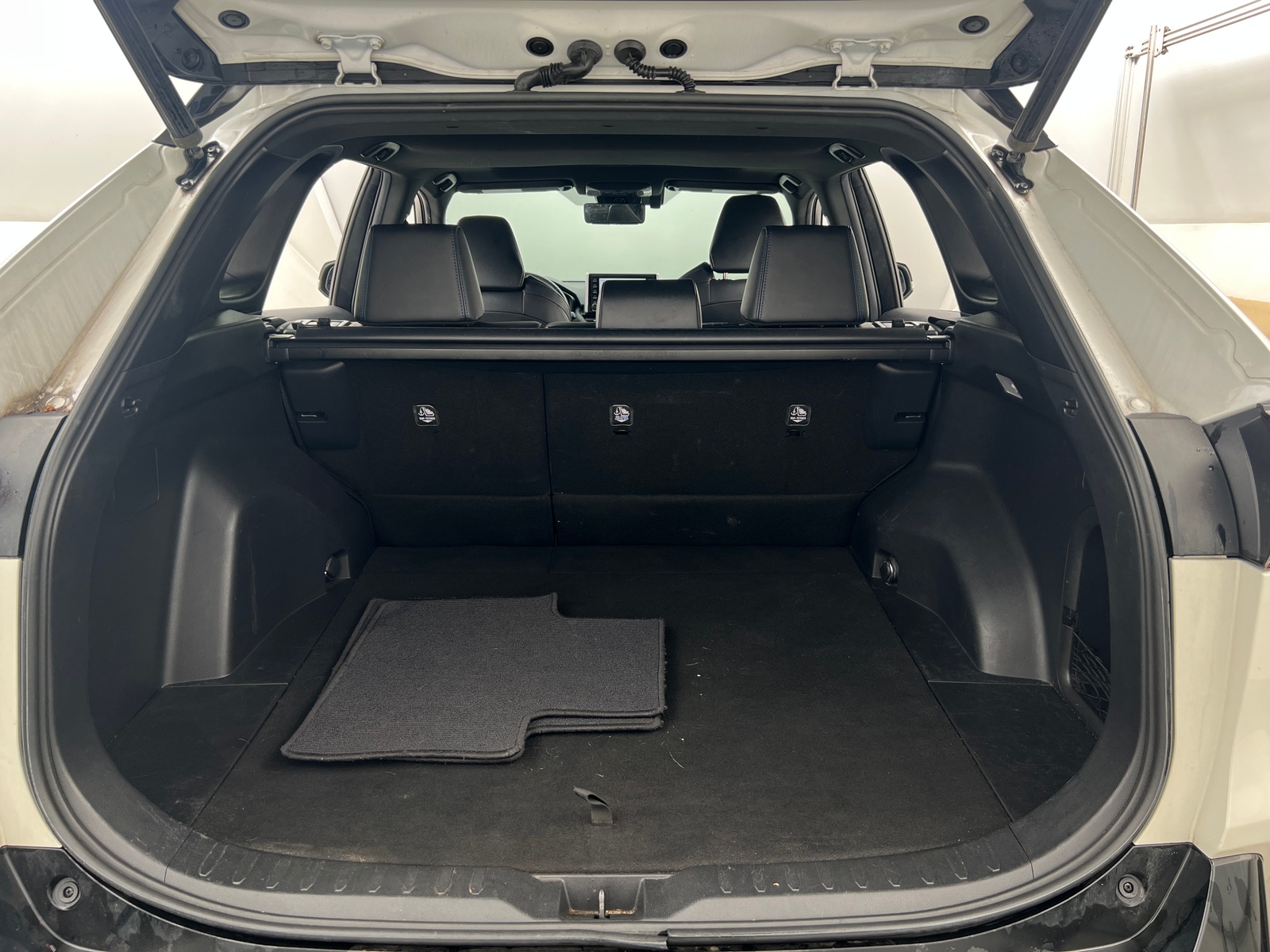 Thumbnail: 2019 Toyota RAV4 - 6