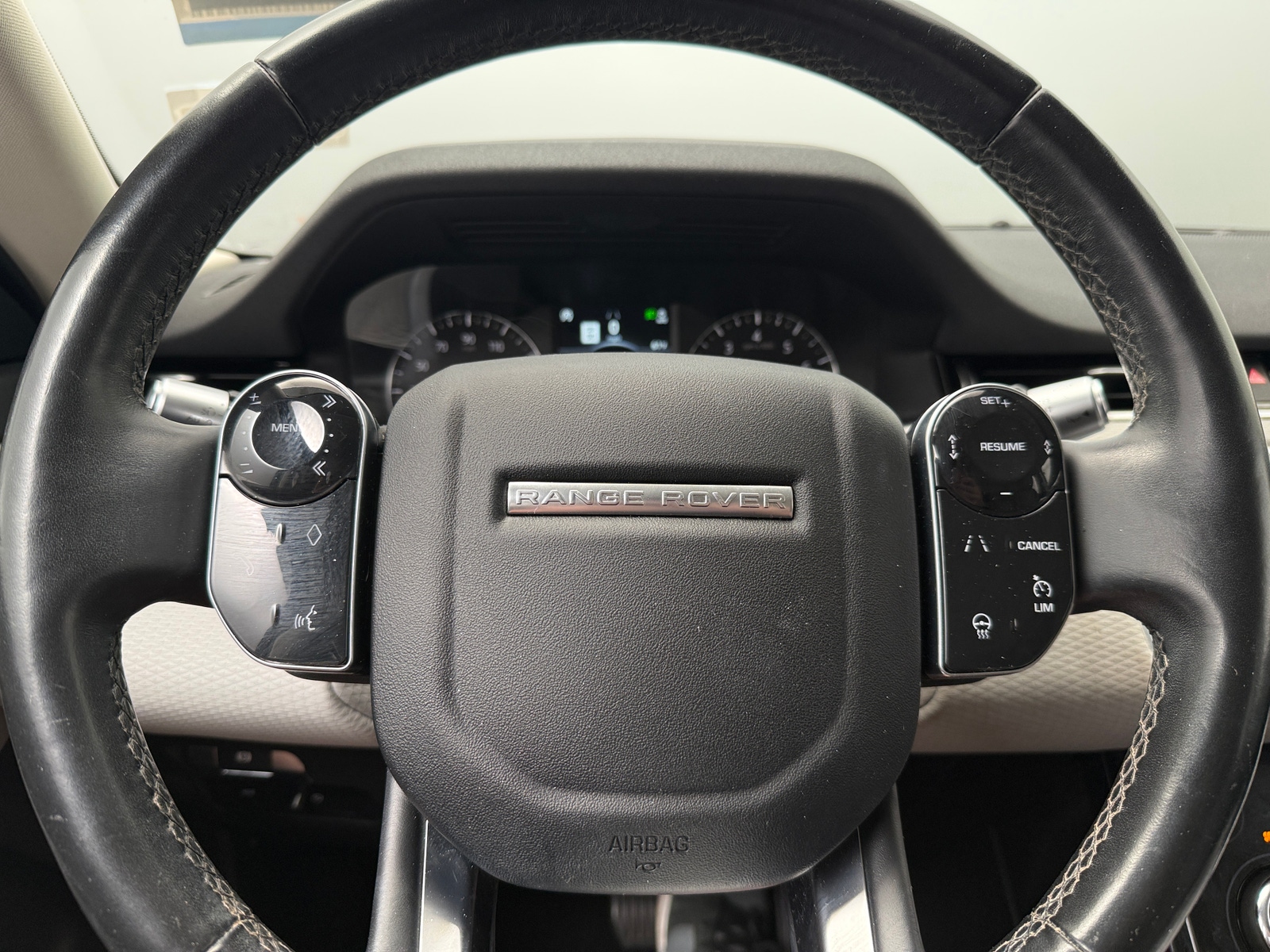 Thumbnail: 2020 Land Rover Range Rover Evoque - 4