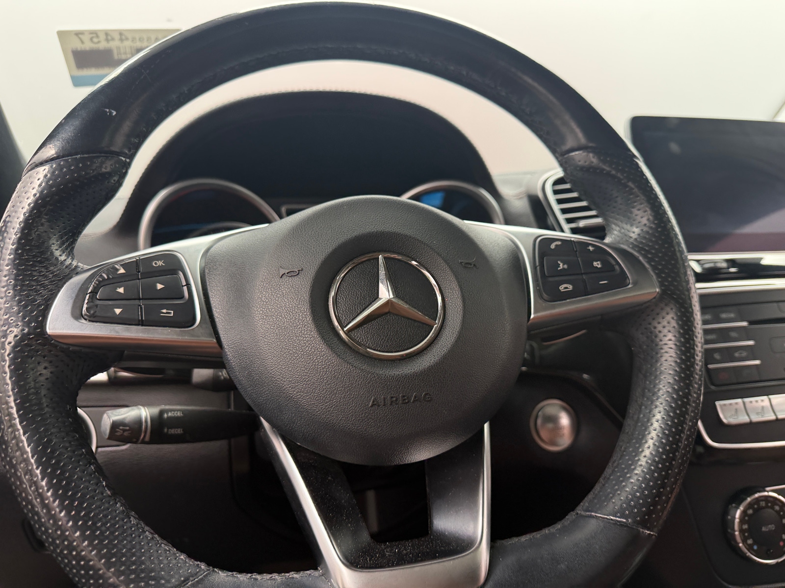 Thumbnail: 2016 Mercedes-Benz GLE - 4