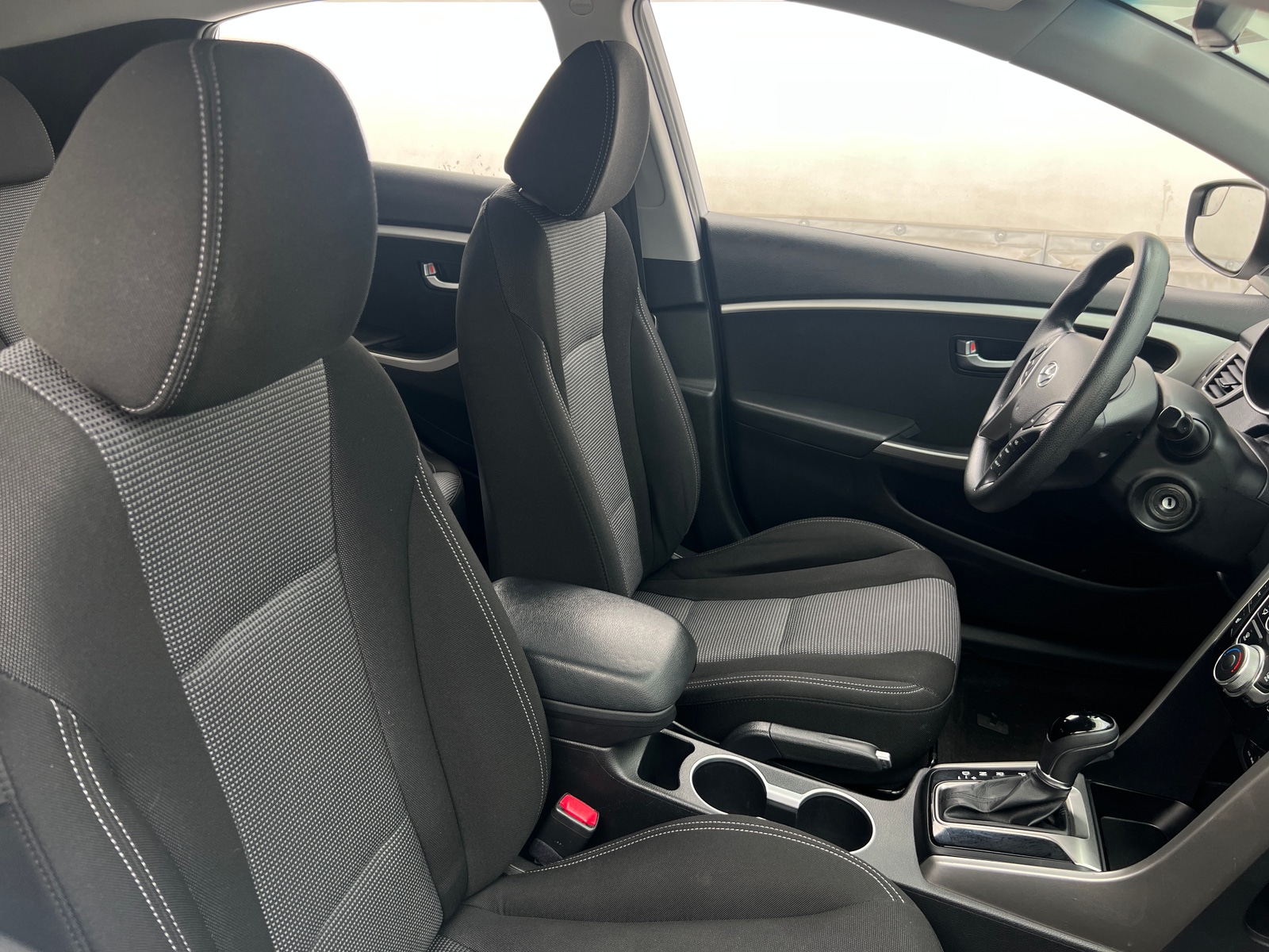 Thumbnail: 2016 Hyundai Elantra - 2