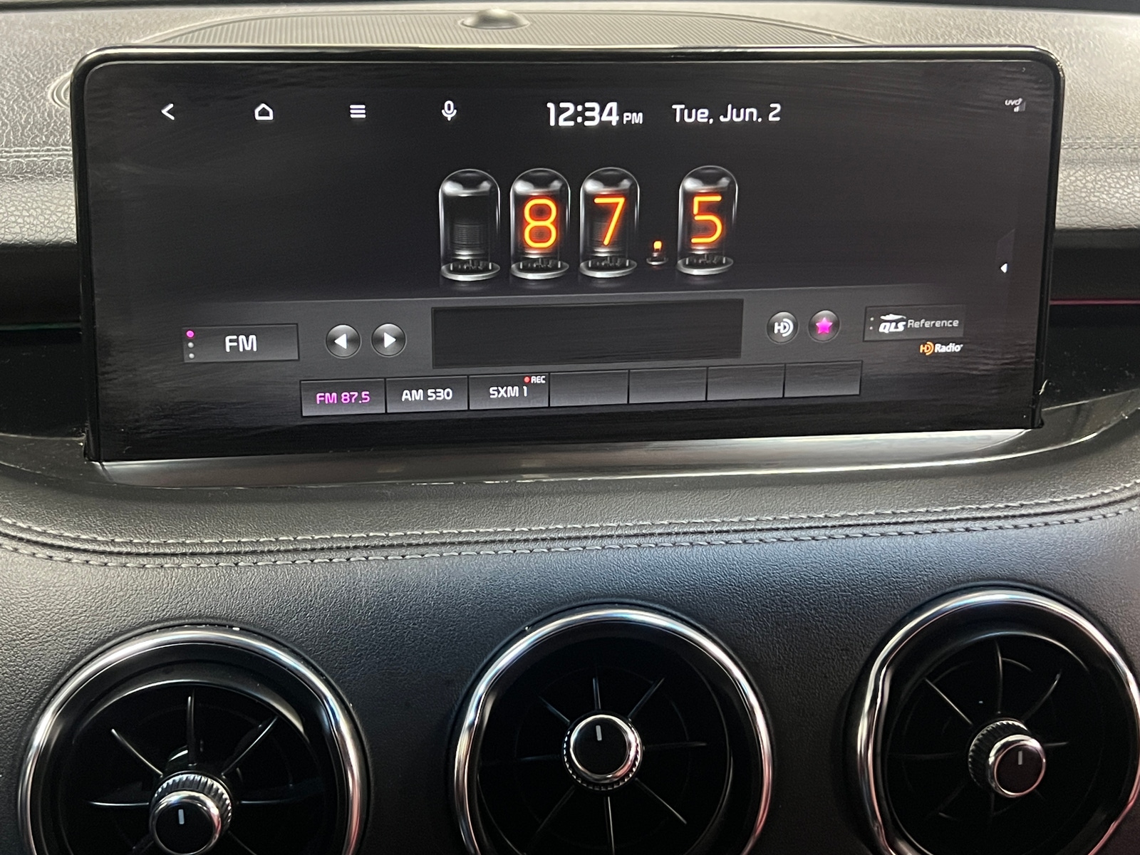 Thumbnail: 2022 Kia Stinger - 3