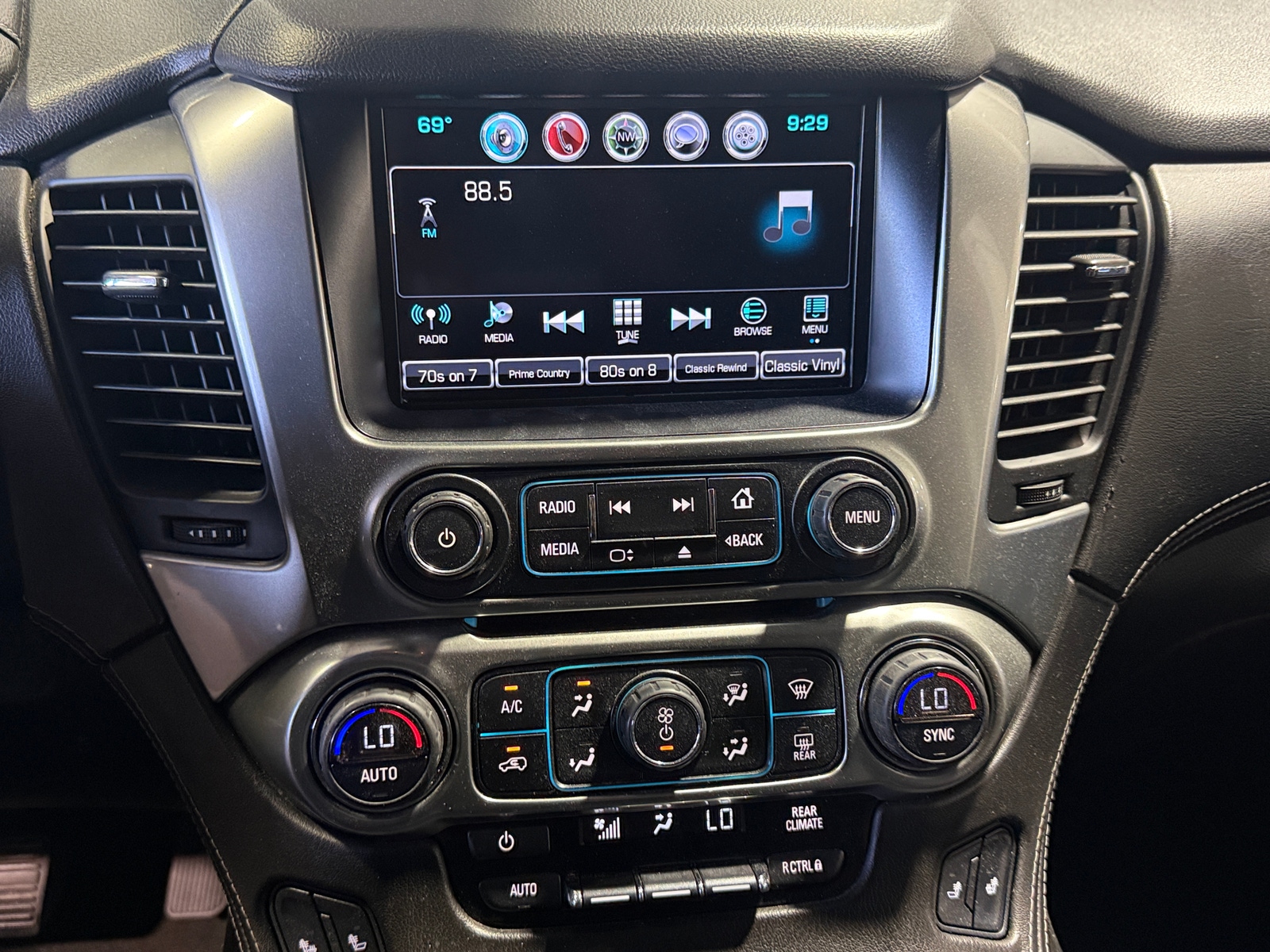 Thumbnail: 2016 Chevrolet Tahoe - 3