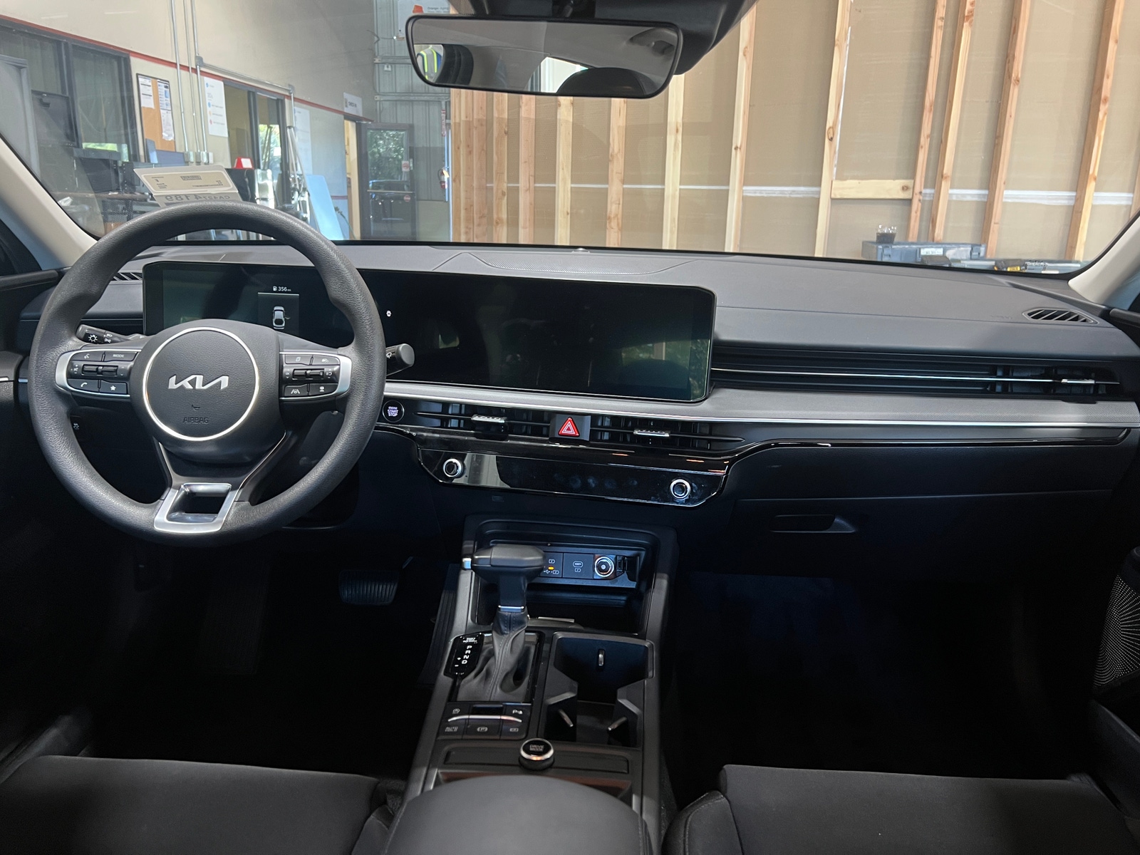 Thumbnail: 2025 Kia K5 - 3
