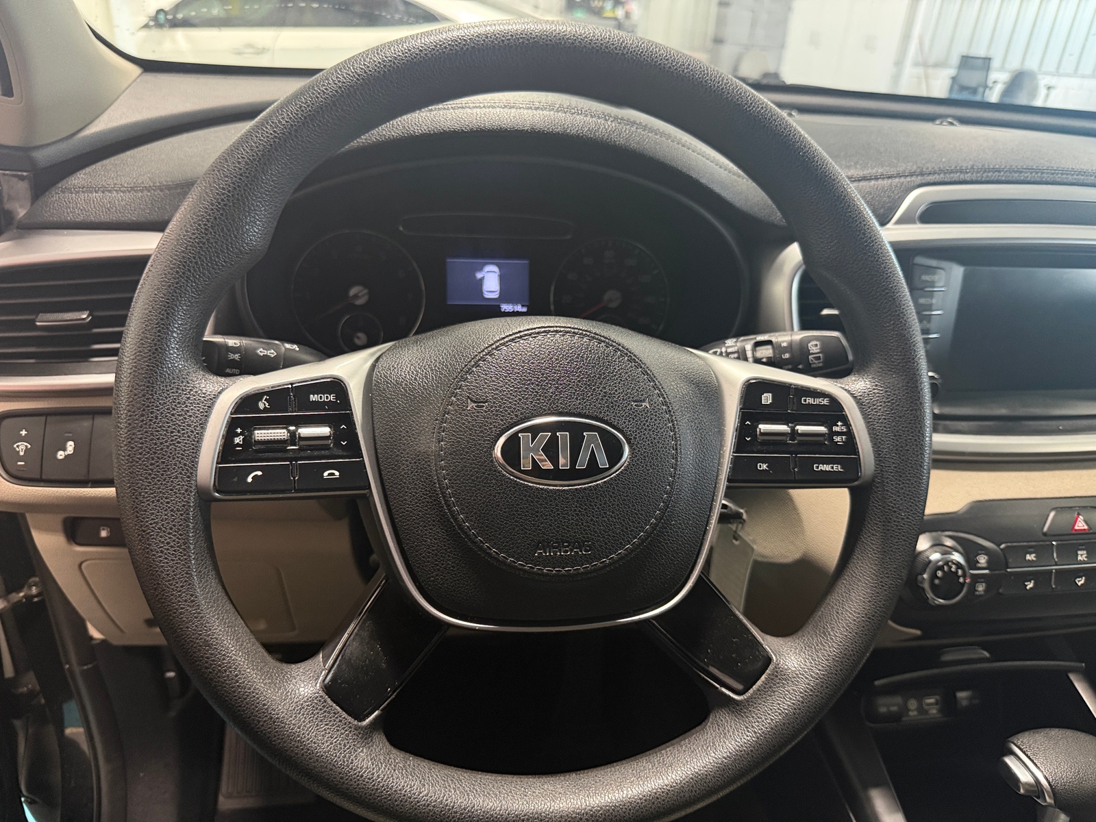 Thumbnail: 2019 Kia Sorento - 5