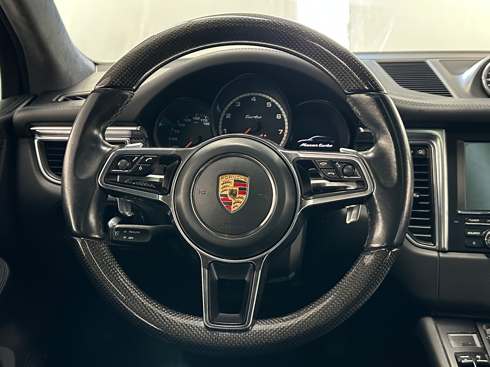 Thumbnail: 2015 Porsche Macan - 4