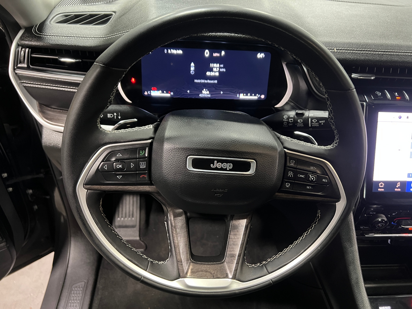 Thumbnail: 2024 Jeep Grand Cherokee - 4