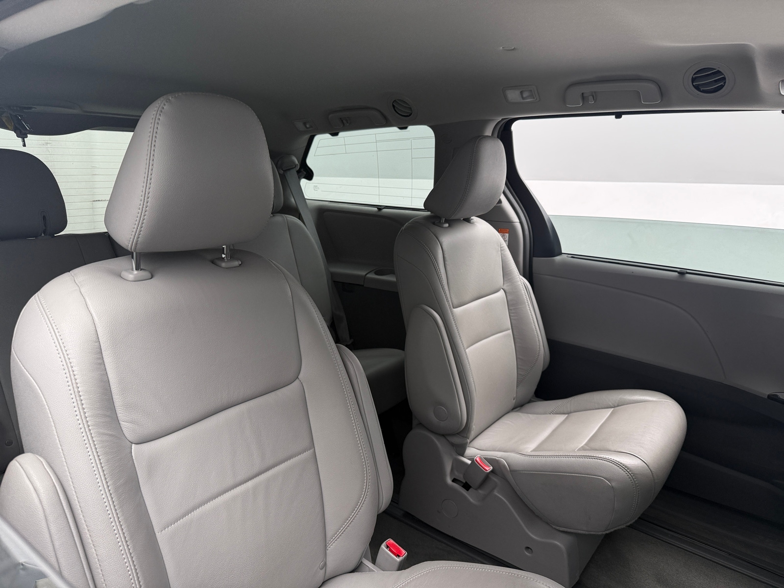 Thumbnail: 2018 Toyota Sienna - 5