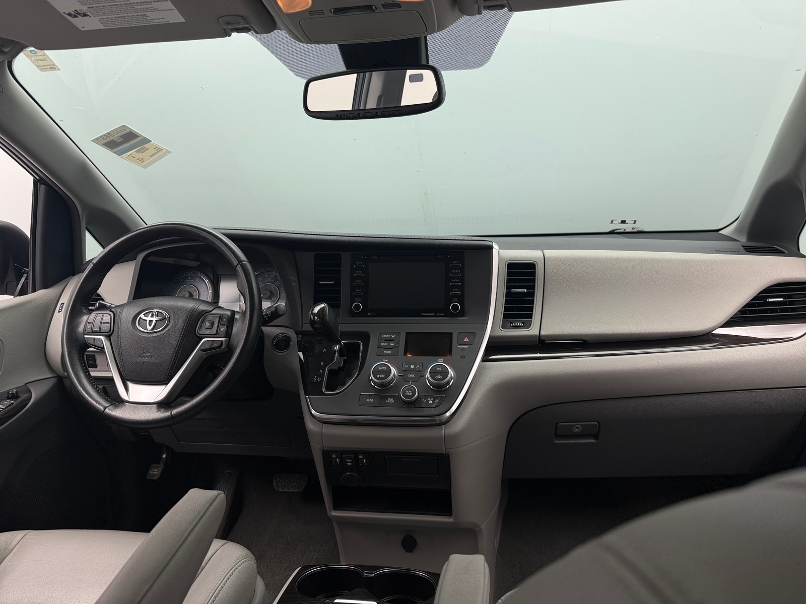 Thumbnail: 2018 Toyota Sienna - 2