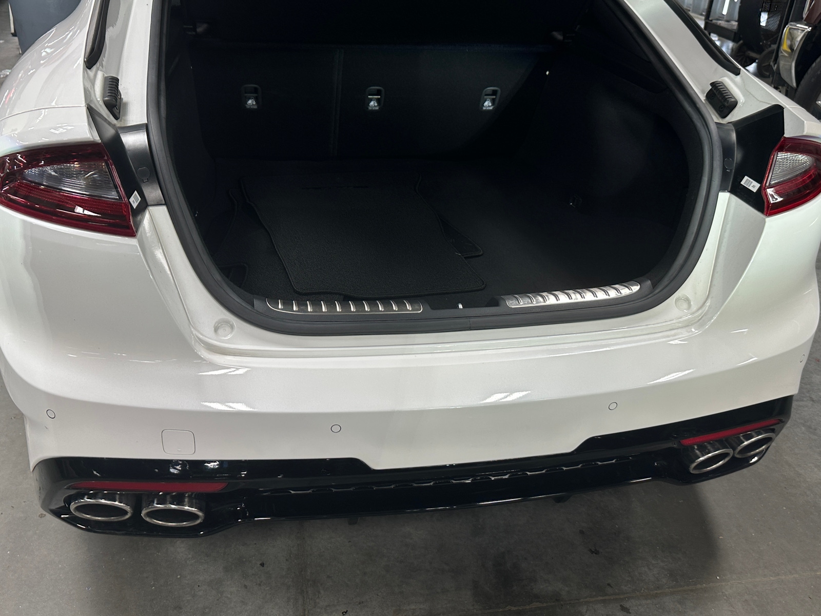 Thumbnail: 2020 Kia Stinger - 6