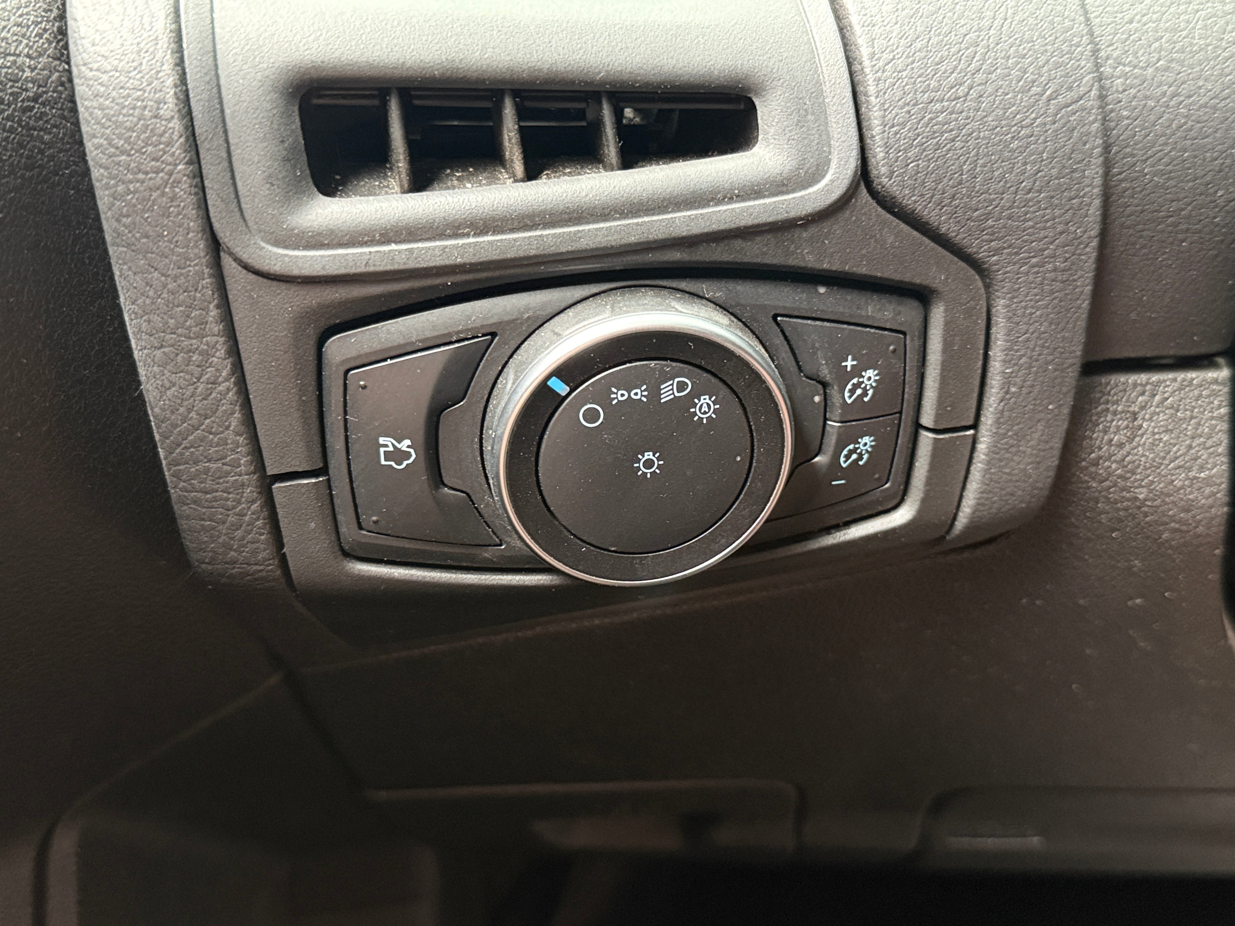 Used 2016 Ford Focus SE with VIN 1FADP3F20GL256581 for sale in Auburn, WA