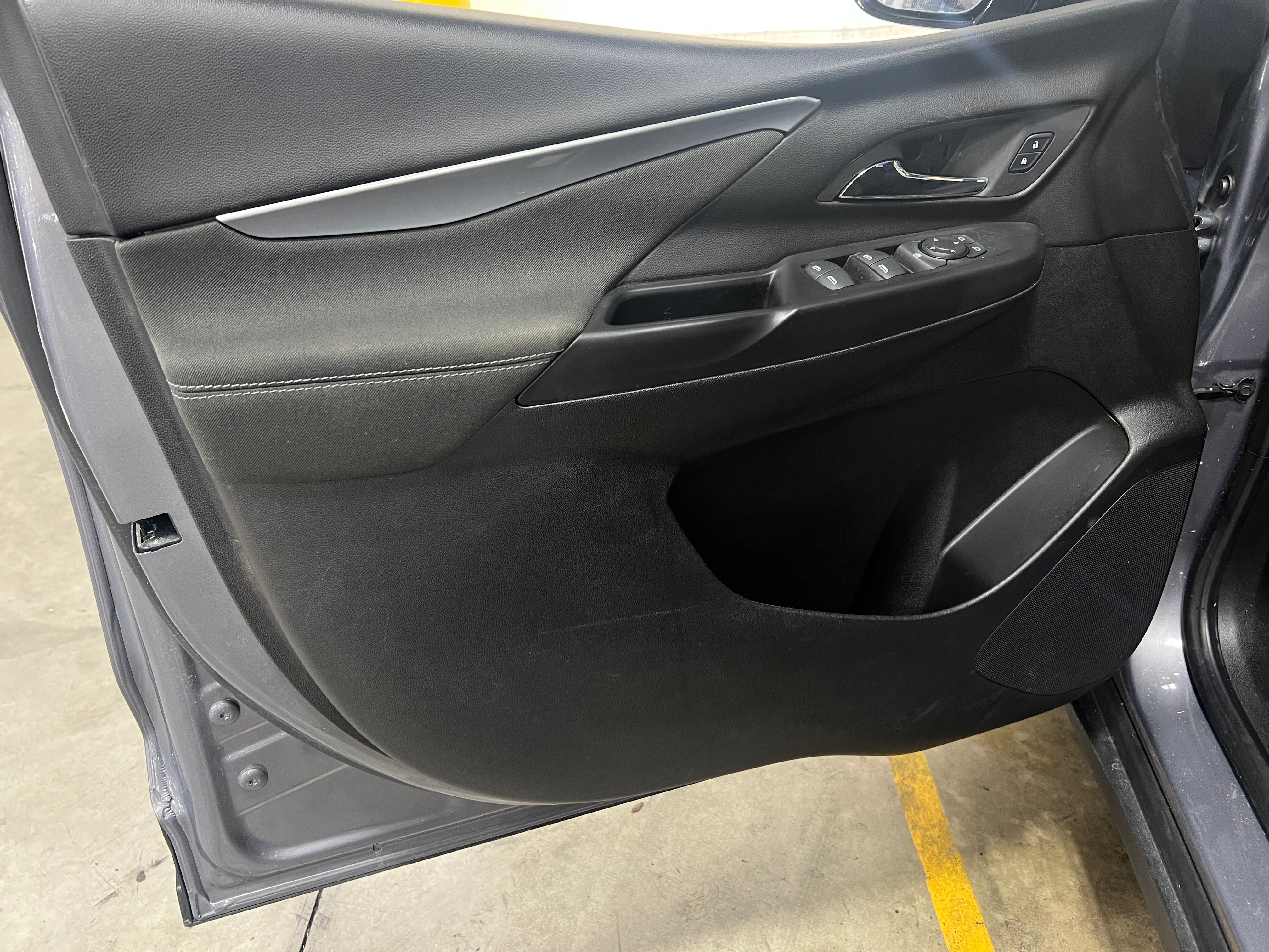 Used 2023 Chevrolet Bolt EV LT with VIN 1G1FW6S00P4197398 for sale in Auburn, WA
