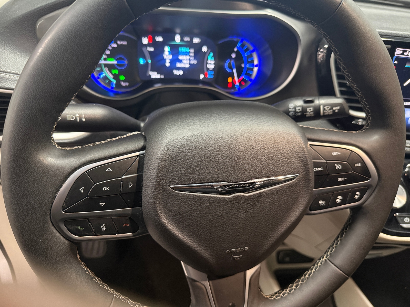 Thumbnail: 2024 Chrysler Pacifica - 4