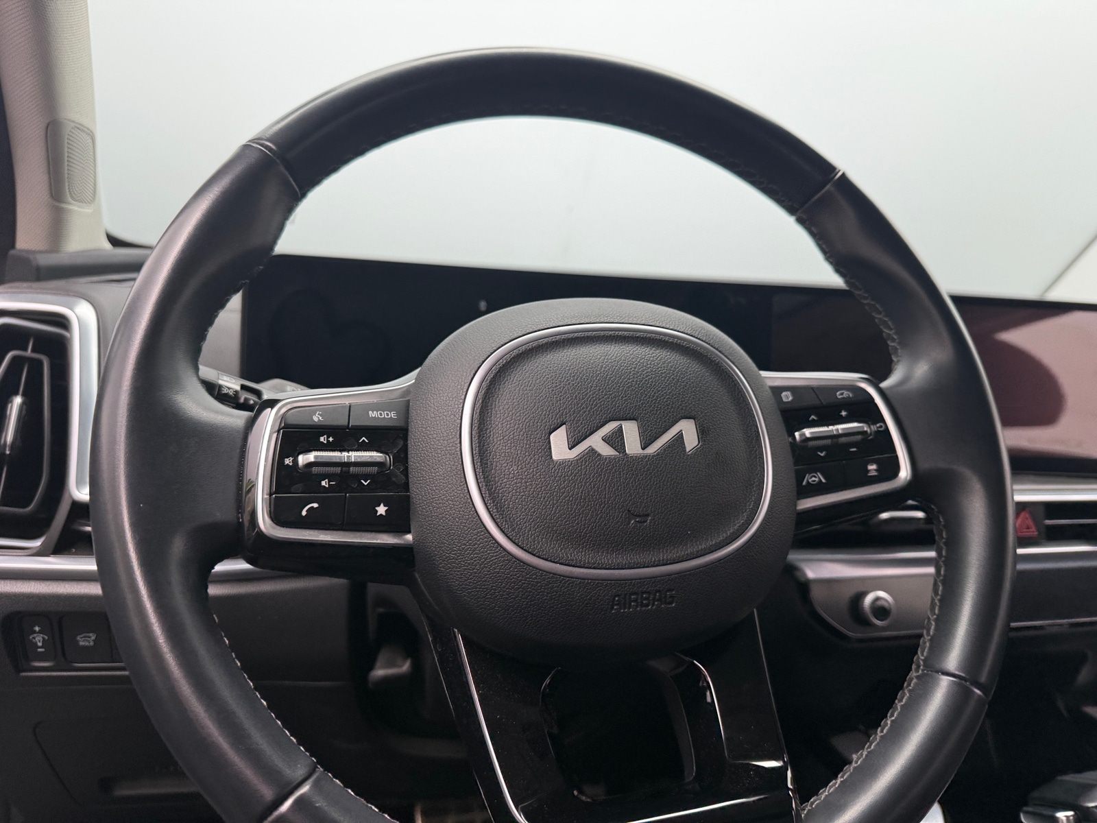 Thumbnail: 2024 Kia Sorento - 4