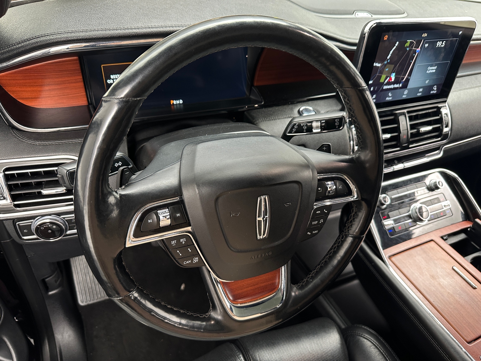Thumbnail: 2021 Lincoln Navigator L - 4