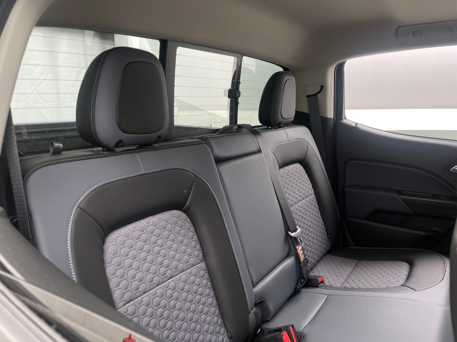 Thumbnail: 2022 Chevrolet Colorado - 6