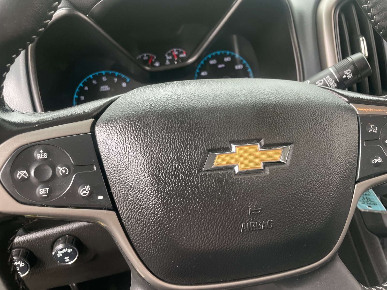 Thumbnail: 2022 Chevrolet Colorado - 5