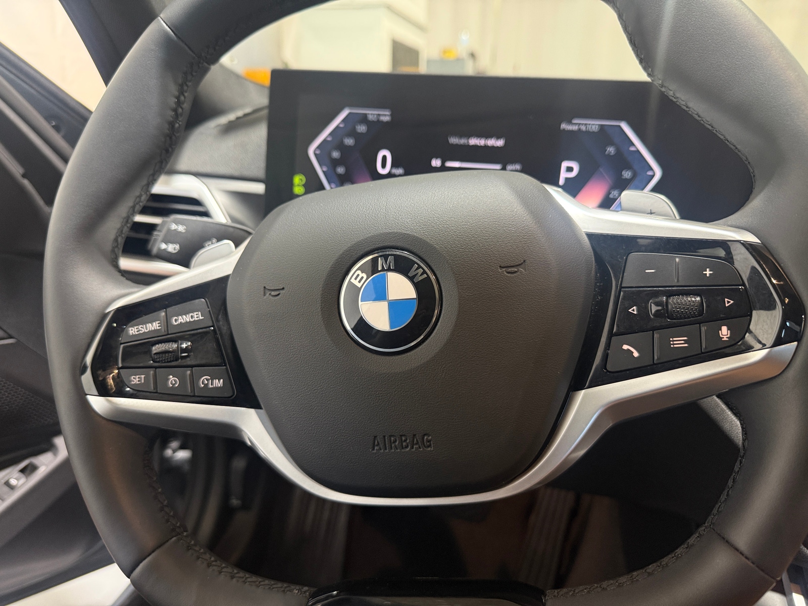Thumbnail: 2025 BMW 3 Series - 4