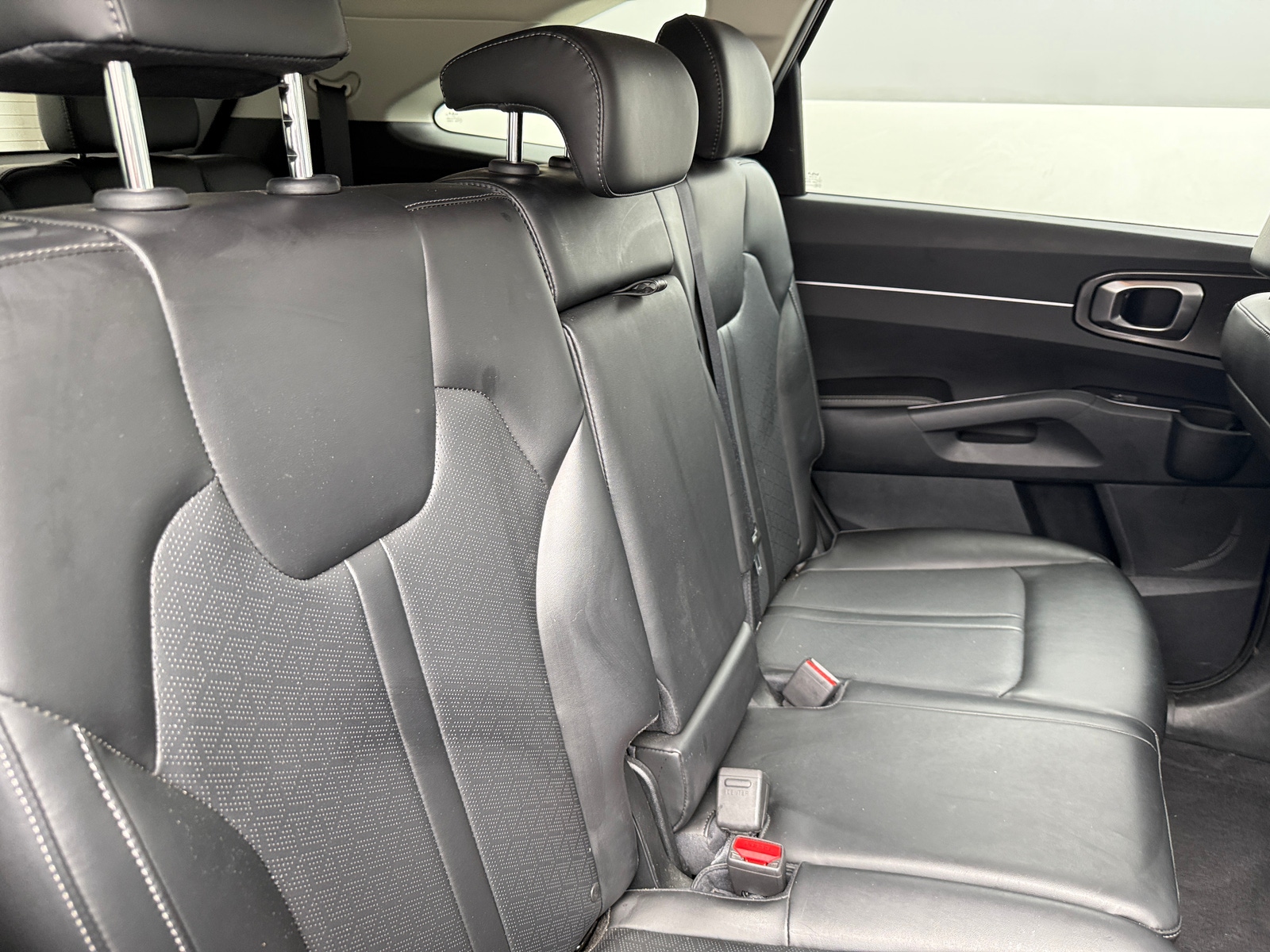 Thumbnail: 2023 Kia Sorento - 5