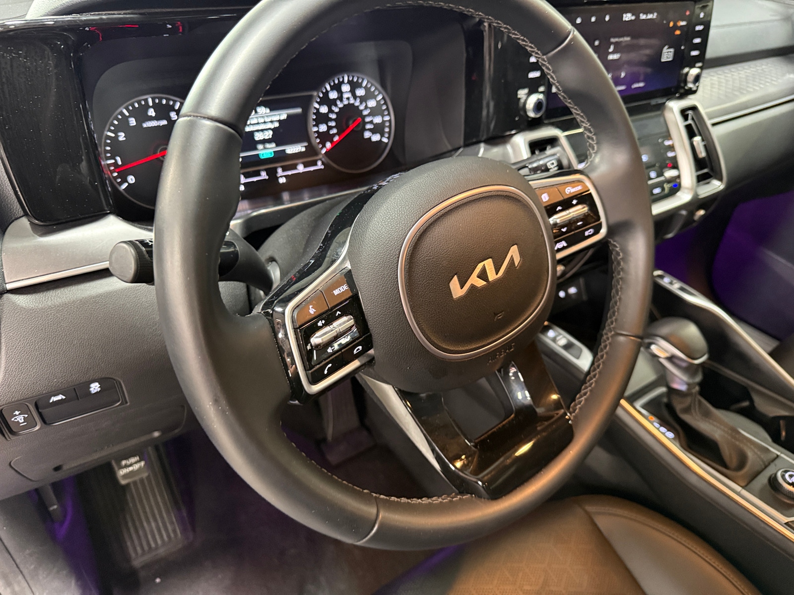 Thumbnail: 2023 Kia Sorento - 4