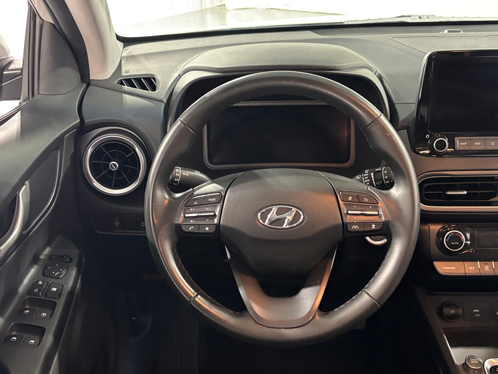 Thumbnail: 2022 Hyundai Kona - 4