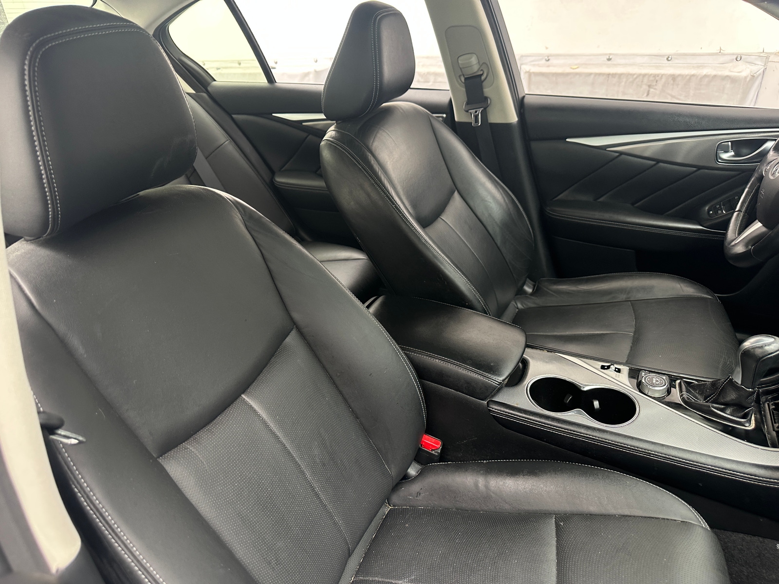 Thumbnail: 2015 INFINITI Q50 - 2