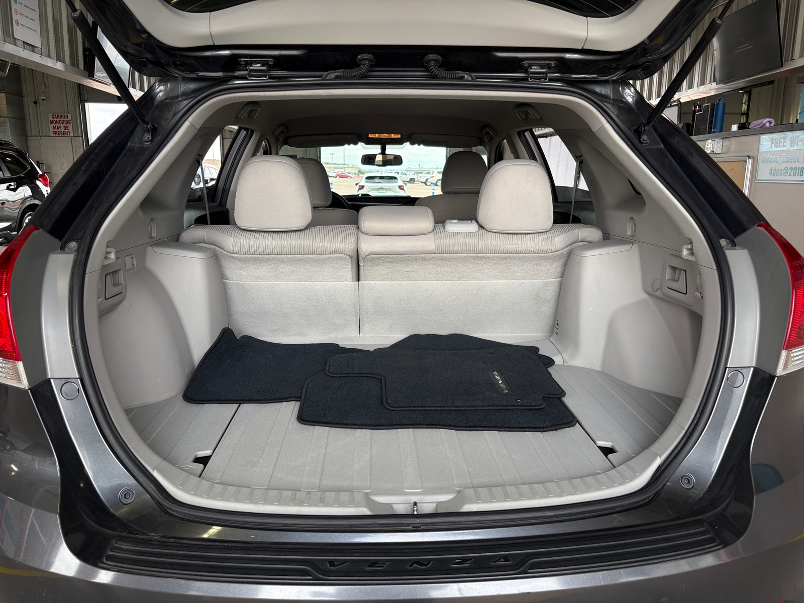 Thumbnail: 2011 Toyota Venza - 7