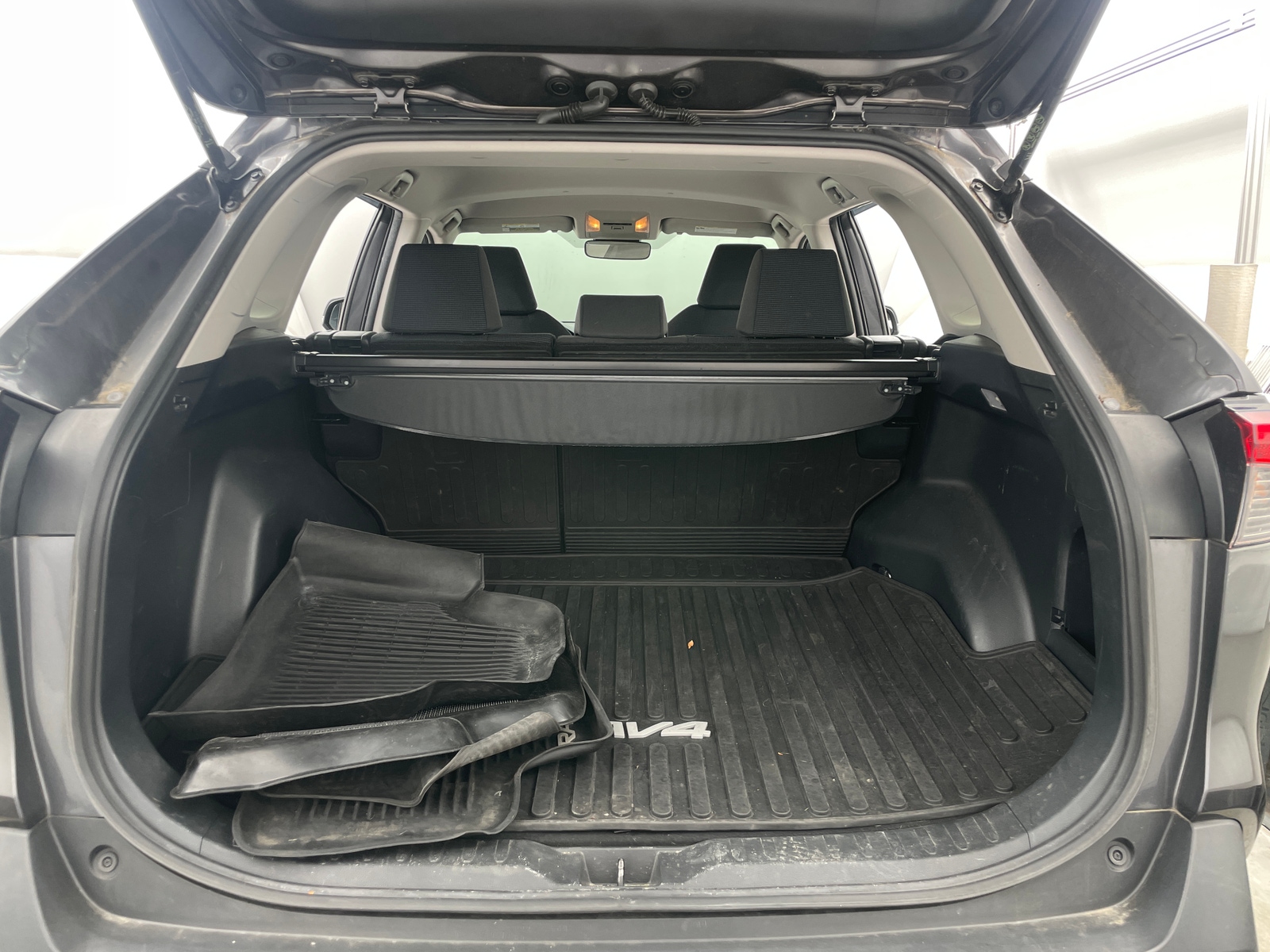 Thumbnail: 2019 Toyota RAV4 - 7