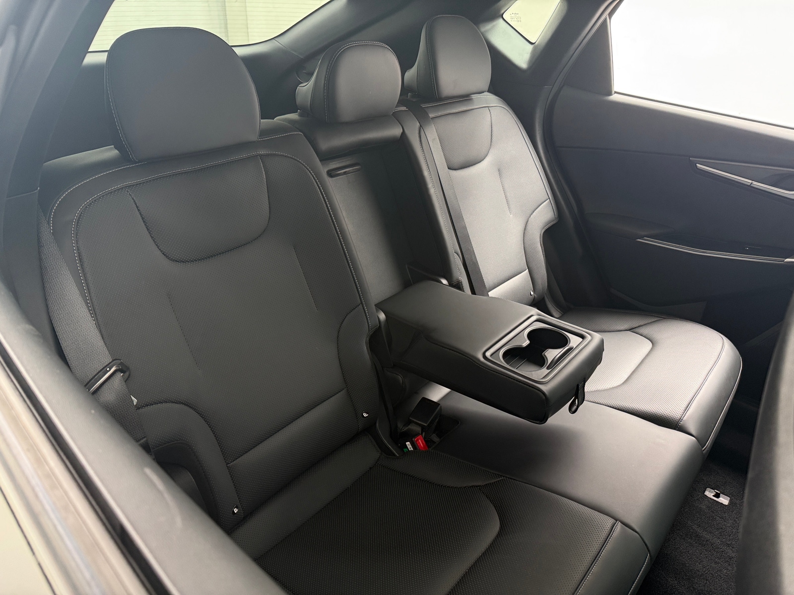 Thumbnail: 2022 Kia EV6 - 5