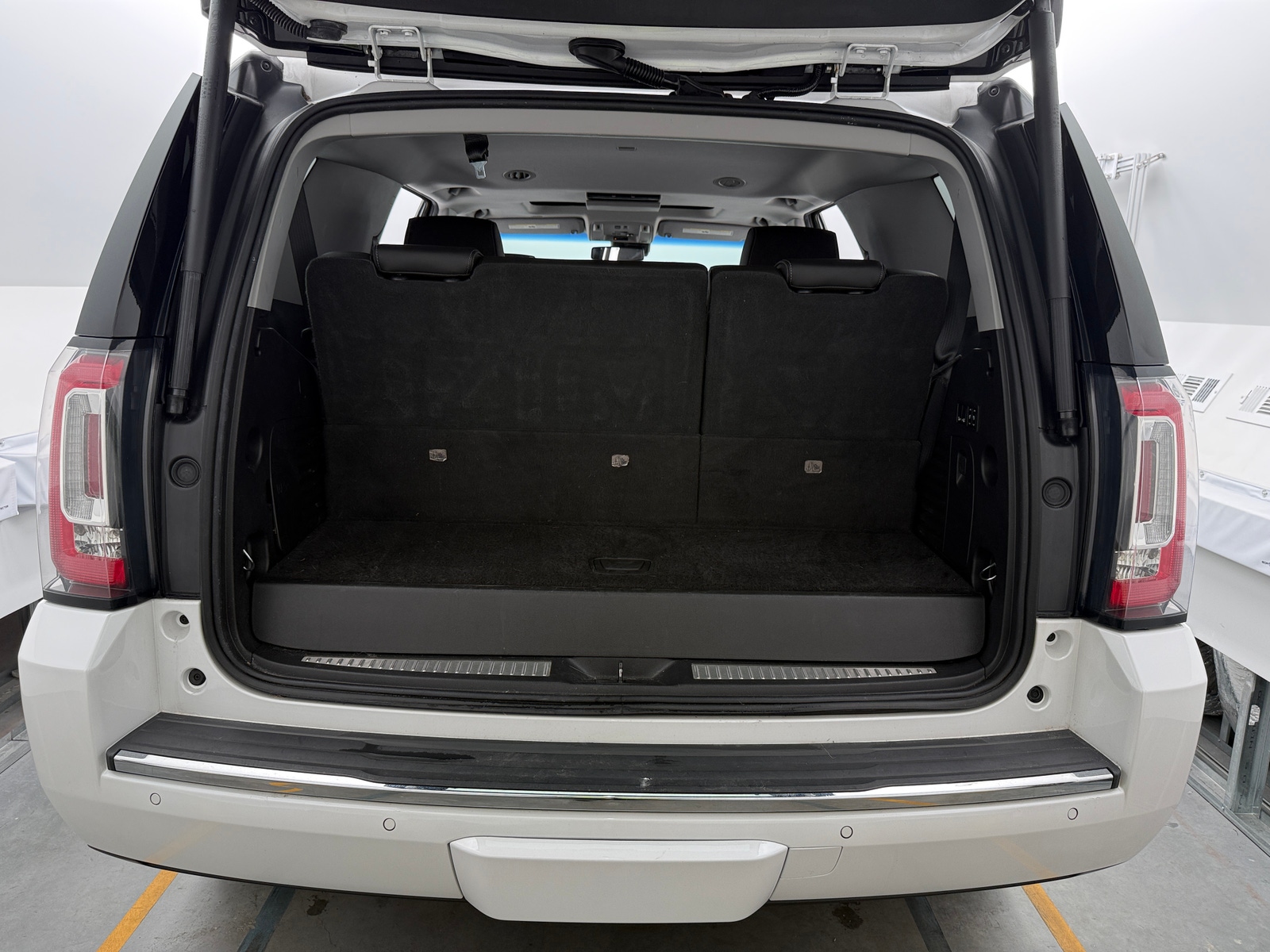 Thumbnail: 2019 GMC Yukon - 6