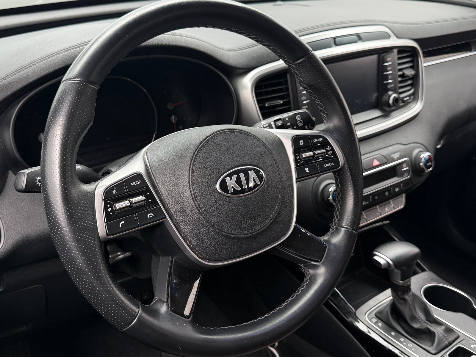 Thumbnail: 2020 Kia Sorento - 4