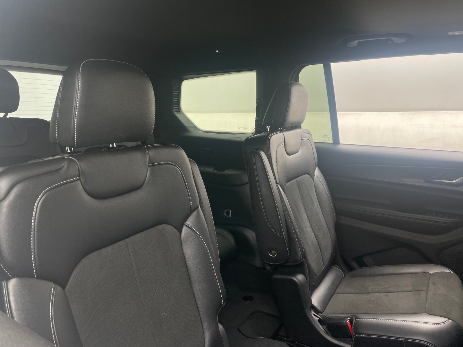 Thumbnail: 2023 Jeep Grand Cherokee L - 6