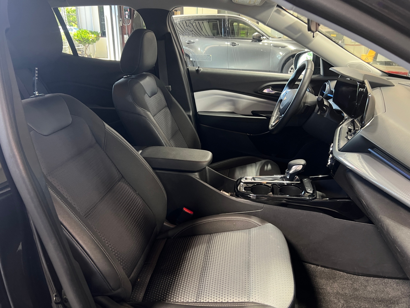 Thumbnail: 2025 Chevrolet Trax - 2
